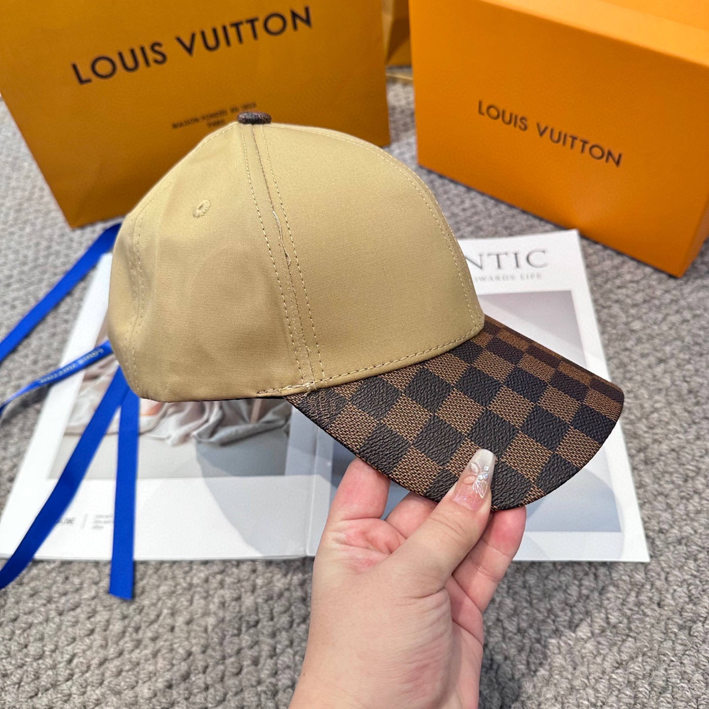 🧢路易威登棒球帽 LouisVuitton😍新款棋盘格棒球帽，重工打造♥️高端大气，百搭款🤗男女通用！