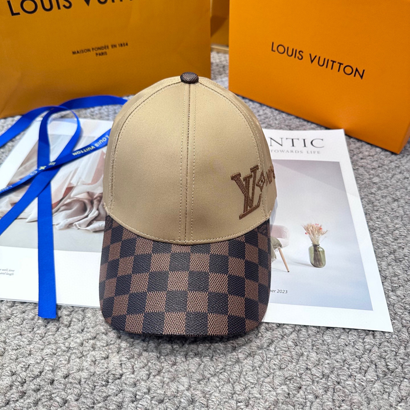 🧢路易威登棒球帽 LouisVuitton😍新款棋盘格棒球帽，重工打造♥️高端大气，百搭款🤗男女通用！