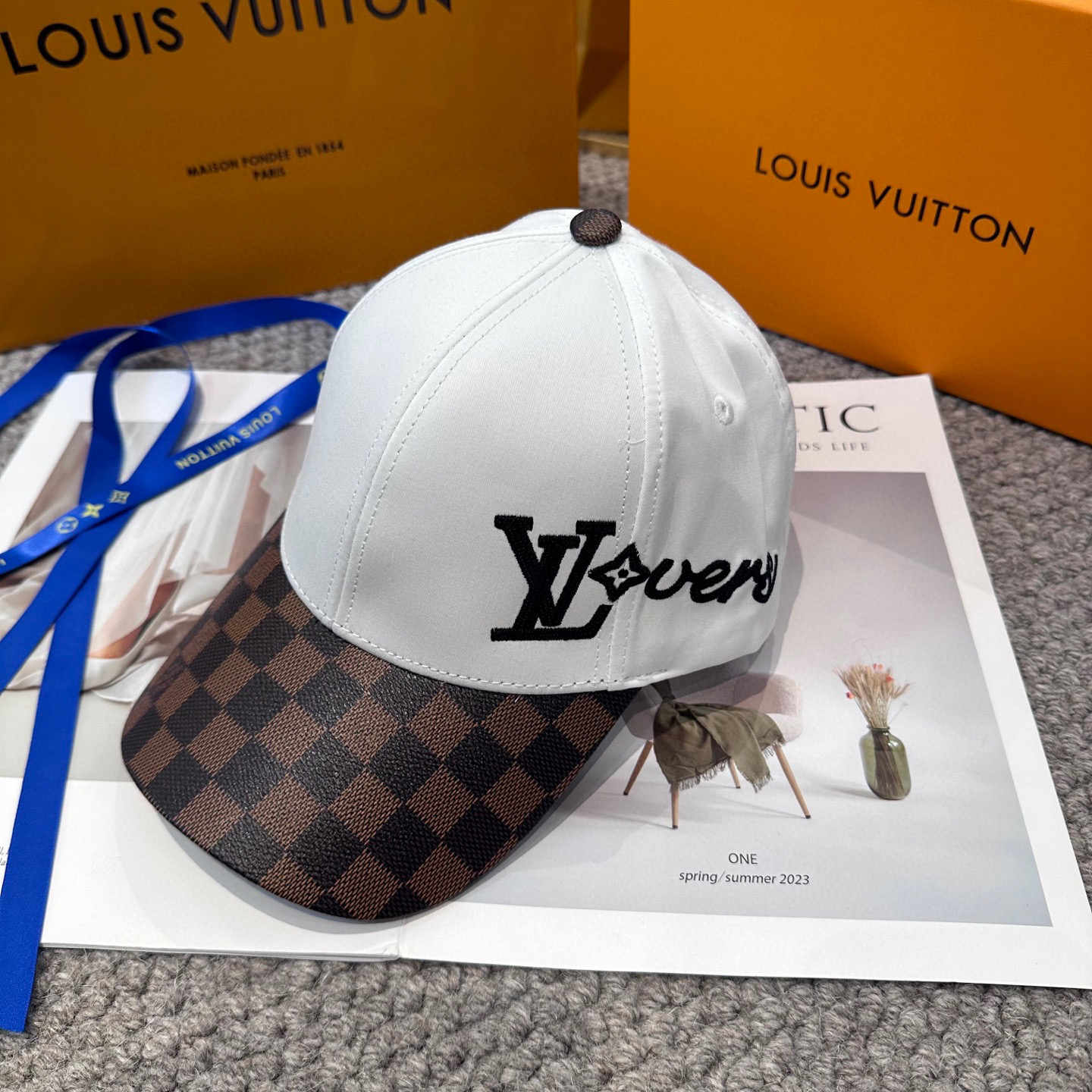 🧢路易威登棒球帽 LouisVuitton😍新款棋盘格棒球帽，重工打造♥️高端大气，百搭款🤗男女通用！