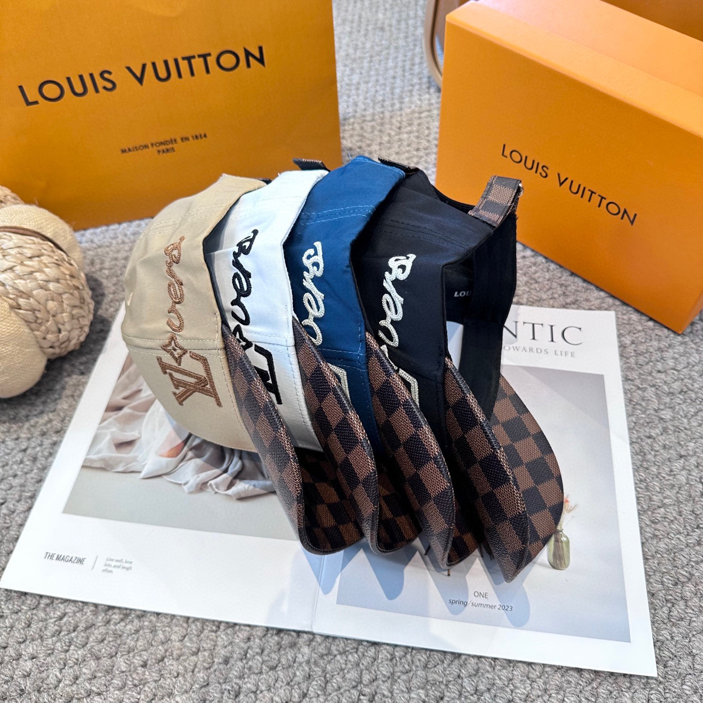 🧢路易威登棒球帽 LouisVuitton😍新款棋盘格棒球帽，重工打造♥️高端大气，百搭款🤗男女通用！