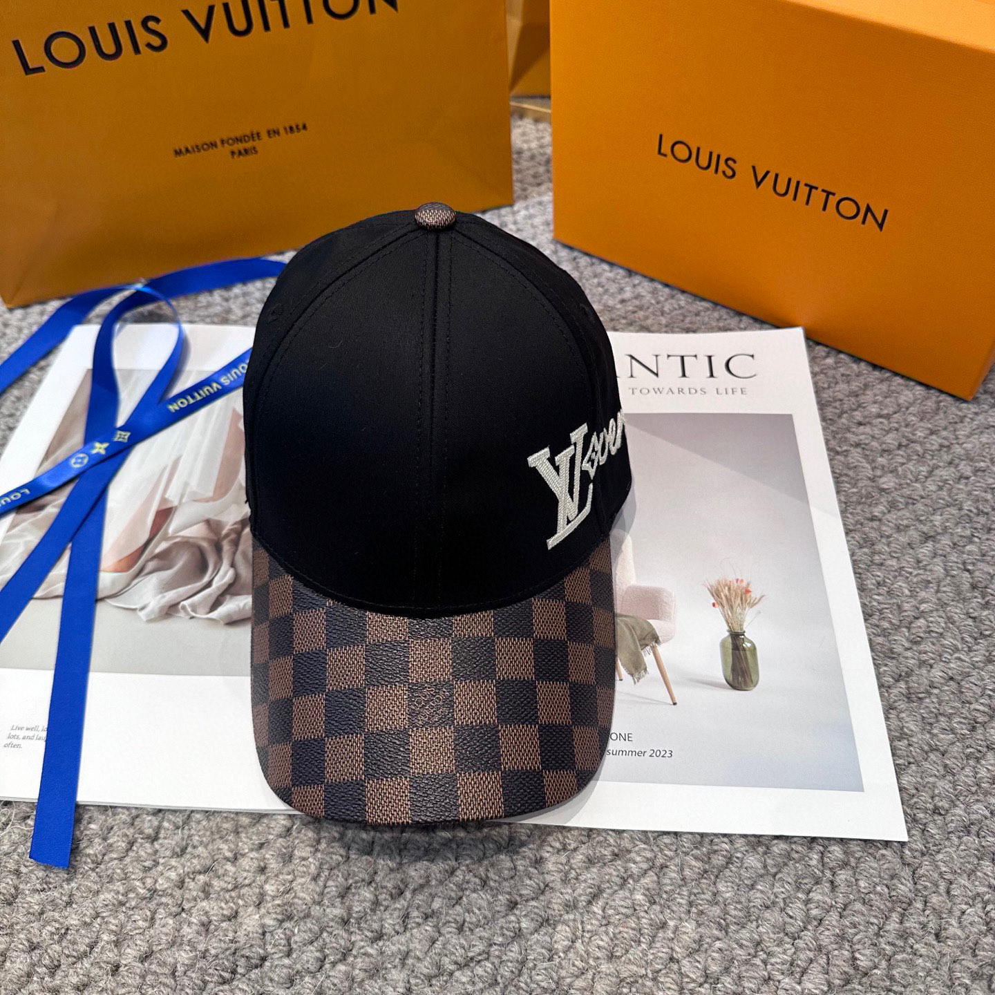🧢路易威登棒球帽 LouisVuitton😍新款棋盘格棒球帽，重工打造♥️高端大气，百搭款🤗男女通用！