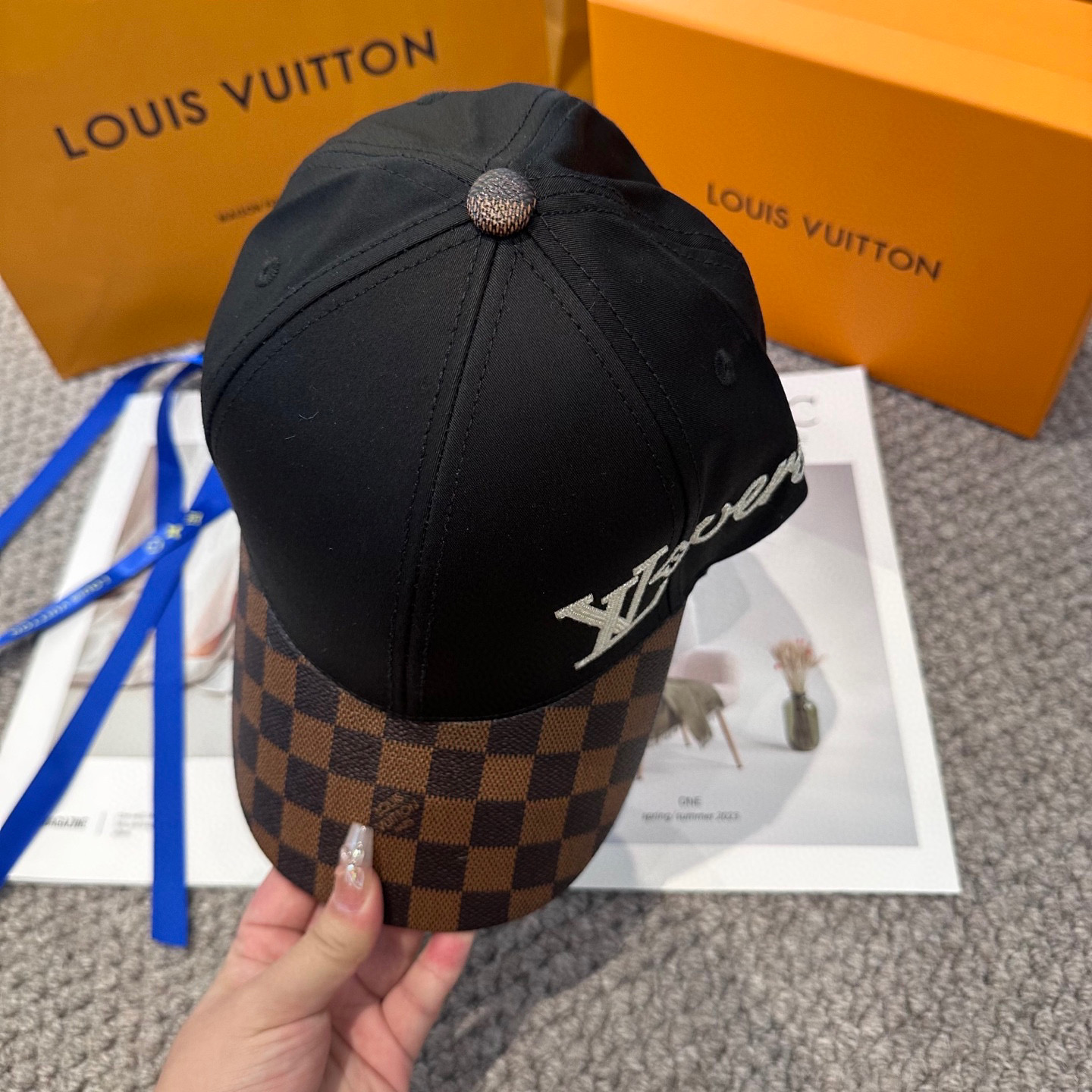 🧢路易威登棒球帽 LouisVuitton😍新款棋盘格棒球帽，重工打造♥️高端大气，百搭款🤗男女通用！