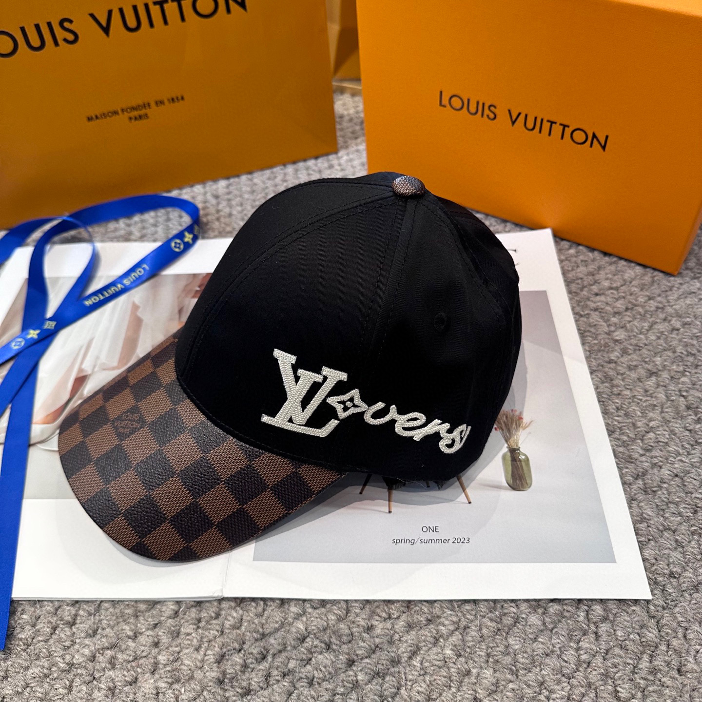 🧢路易威登棒球帽 LouisVuitton😍新款棋盘格棒球帽，重工打造♥️高端大气，百搭款🤗男女通用！