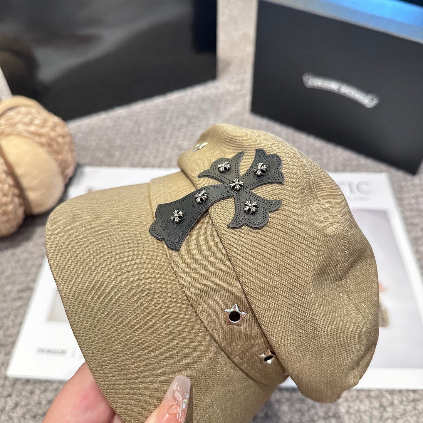  Chrome Hearts 克罗心💓新款秋冬时尚设计百搭军帽，谁带谁好看👄