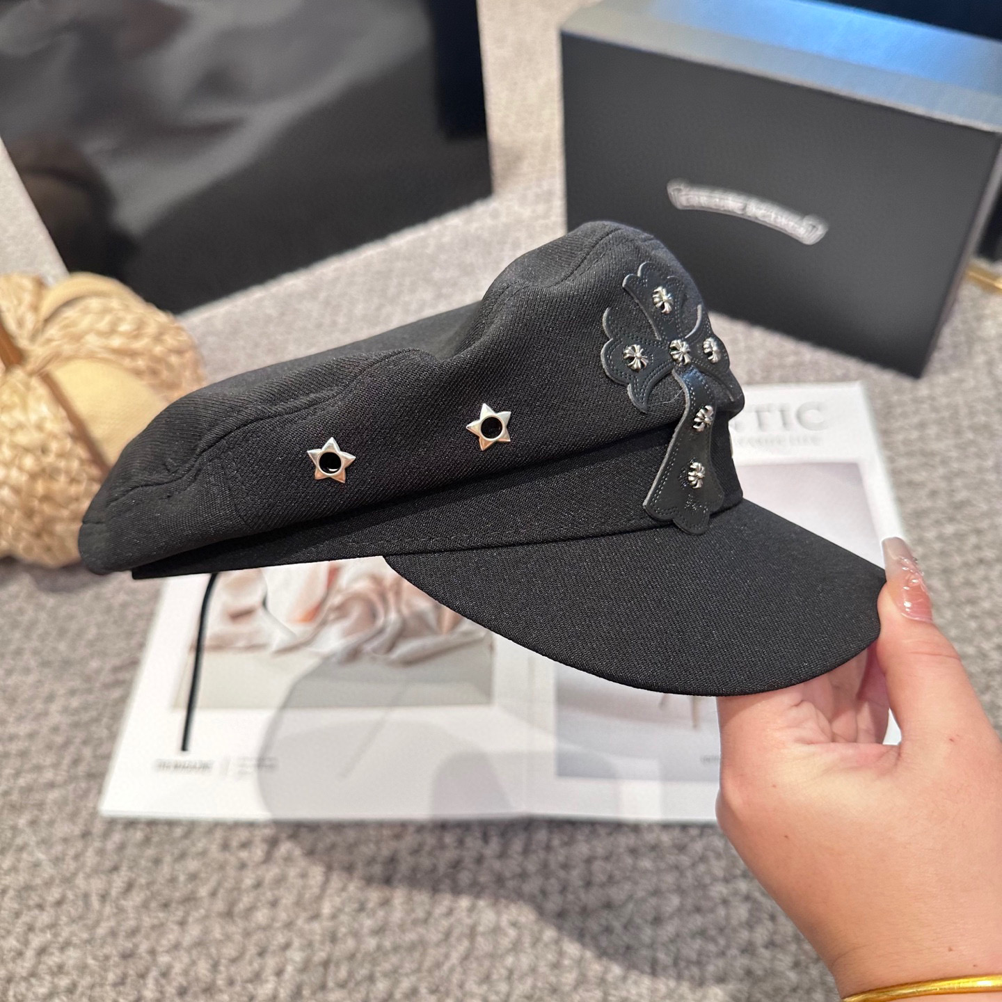  Chrome Hearts 克罗心💓新款秋冬时尚设计百搭军帽，谁带谁好看👄