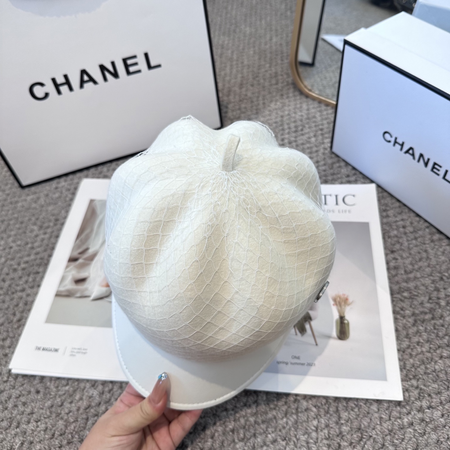 白色 CHANEL 香奈儿 高定新款秋冬款八角帽出货，大牌款超好搭配，赶紧入手！