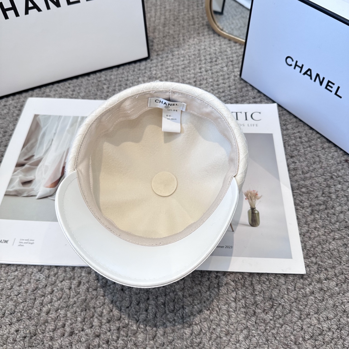 白色 CHANEL 香奈儿 高定新款秋冬款八角帽出货，大牌款超好搭配，赶紧入手！