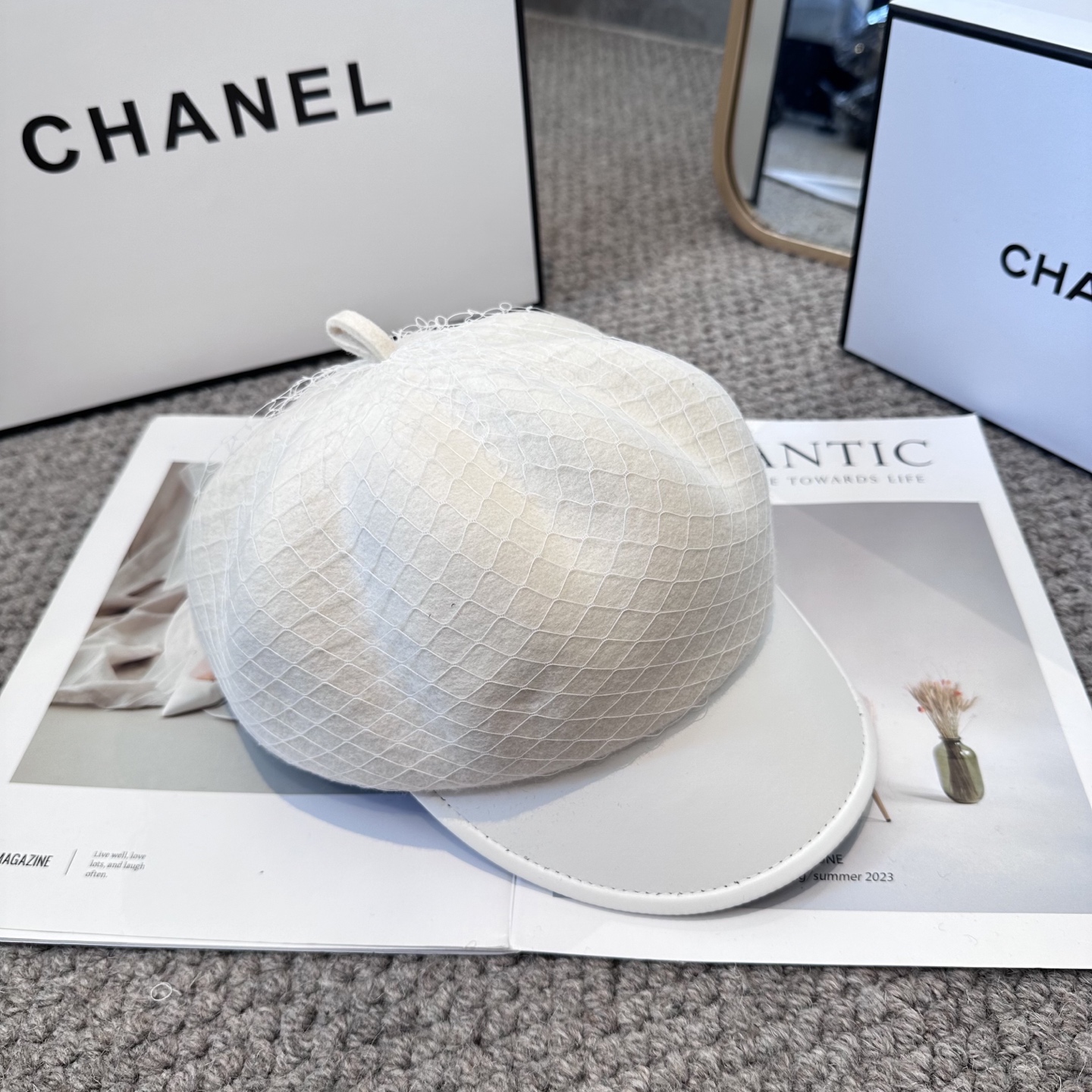 白色 CHANEL 香奈儿 高定新款秋冬款八角帽出货，大牌款超好搭配，赶紧入手！