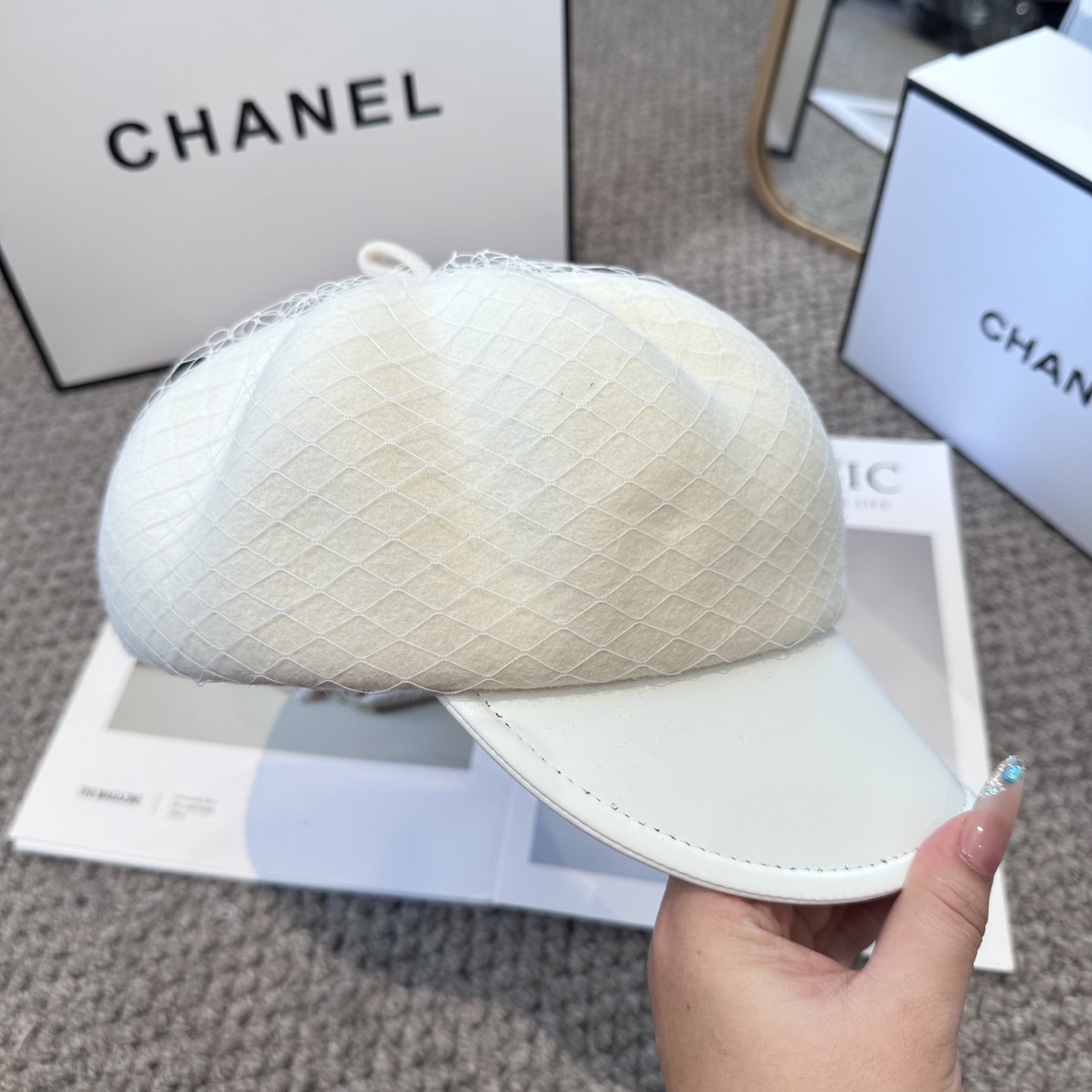 白色 CHANEL 香奈儿 高定新款秋冬款八角帽出货，大牌款超好搭配，赶紧入手！