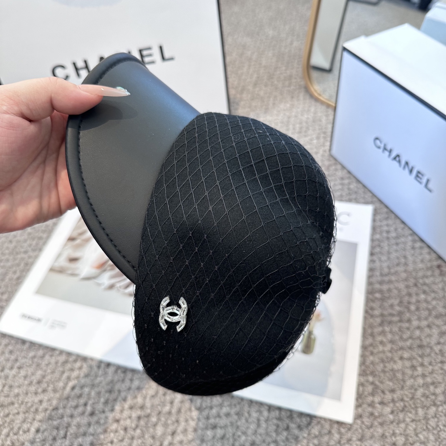  CHANEL 香奈儿 高定新款秋冬款八角帽出货，大牌款超好搭配，赶紧入手！