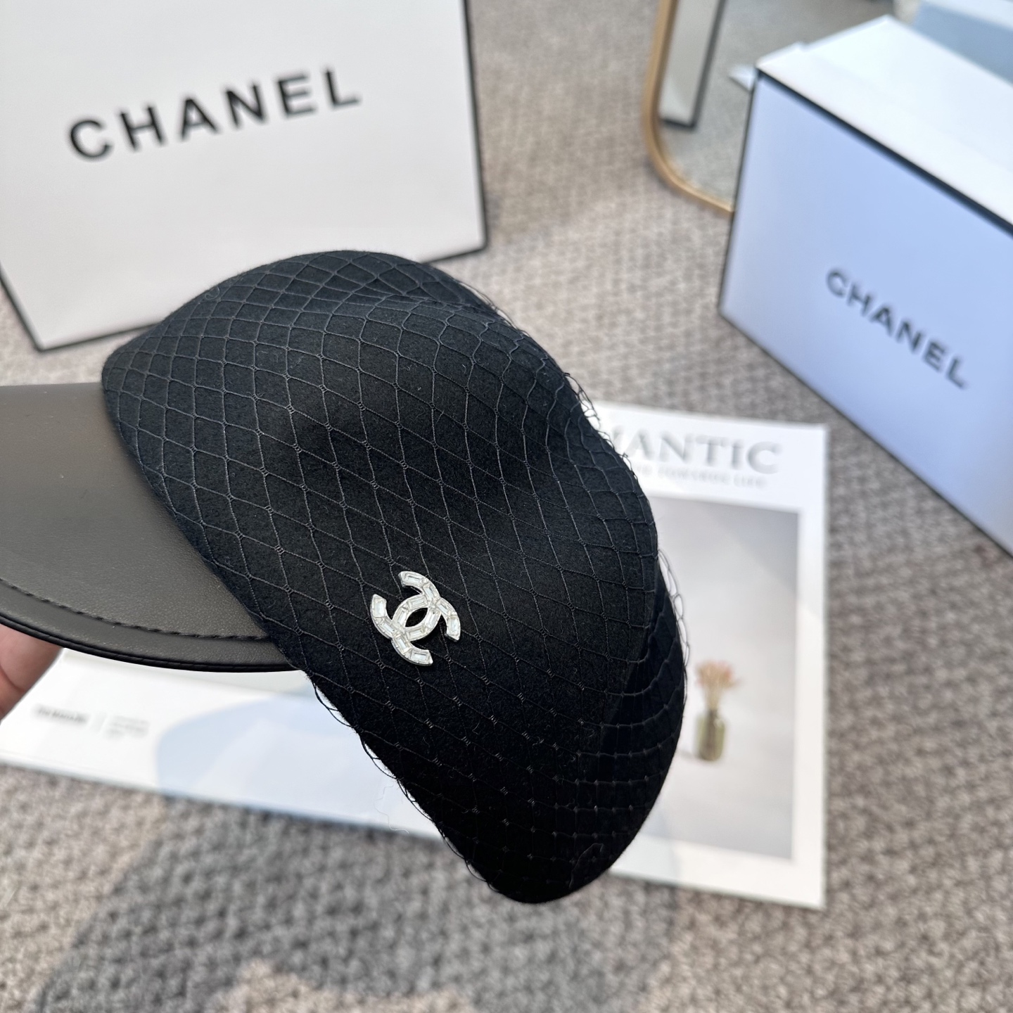  CHANEL 香奈儿 高定新款秋冬款八角帽出货，大牌款超好搭配，赶紧入手！