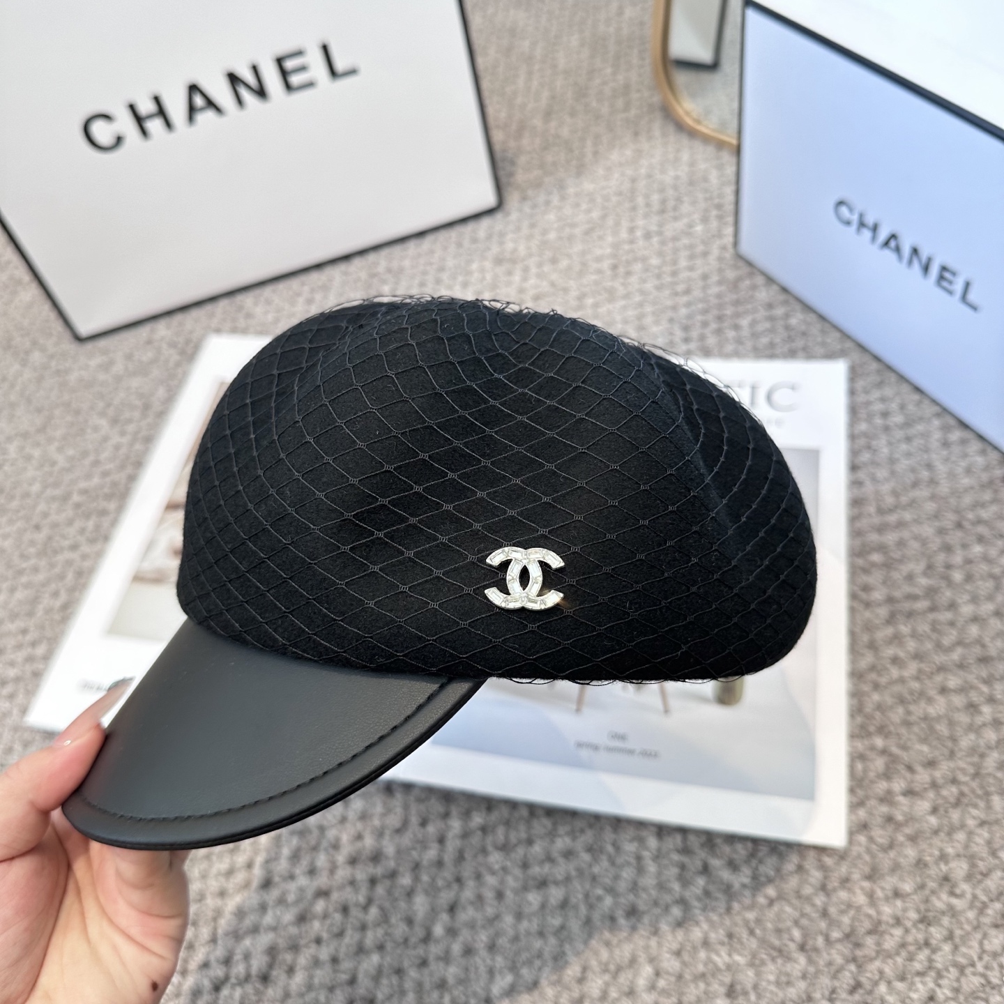  CHANEL 香奈儿 高定新款秋冬款八角帽出货，大牌款超好搭配，赶紧入手！