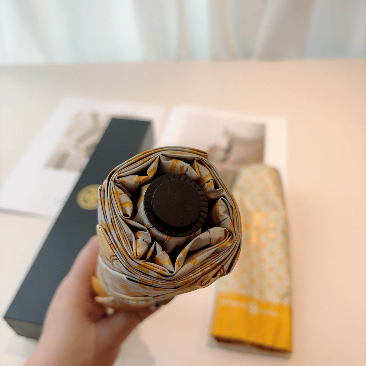  Tory Burch（托里伯奇）三折全自动开收黑胶遮阳防晒 UV晴雨伞 缩骨遮雨伞玫瑰玫瑰独家首发！给