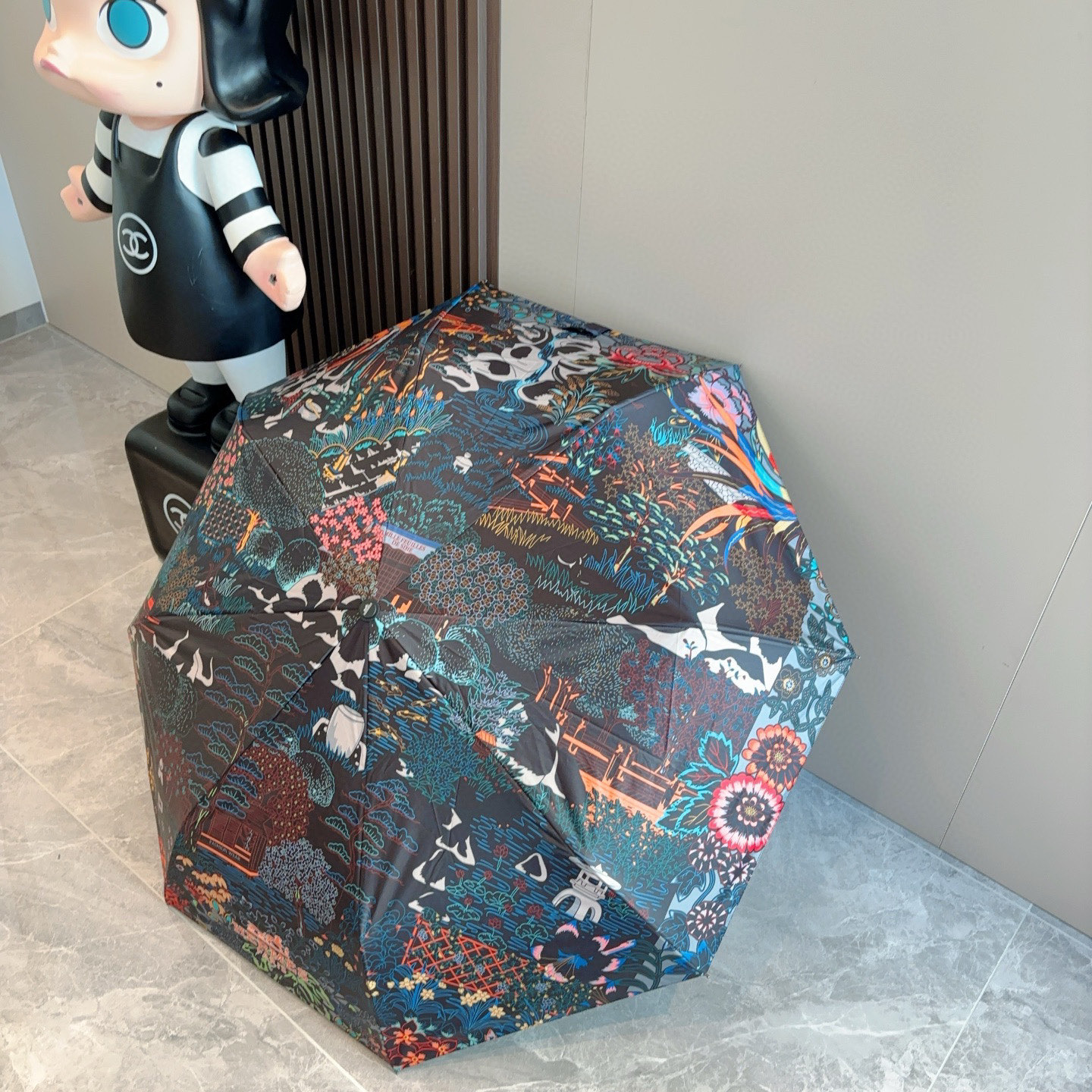     爱马仕（Hermès） 极品H家三折自动伞重磅呈现 以其精湛的工艺技术和源源不断的想像力 新涂层