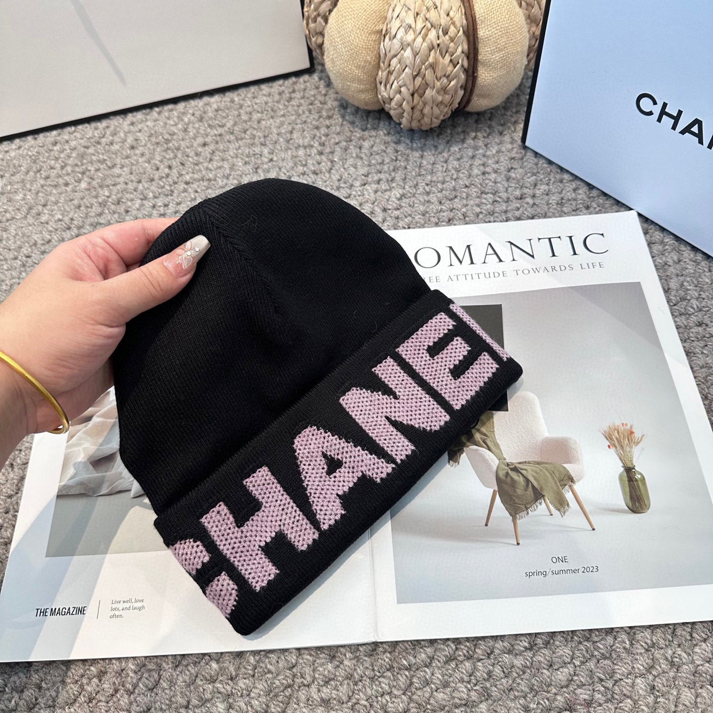 Chanel官网品质香奈儿秋冬网红时尚博主推荐款毛线帽，小红书爆款，手感超柔软舒适的针织线帽，弹性极佳！