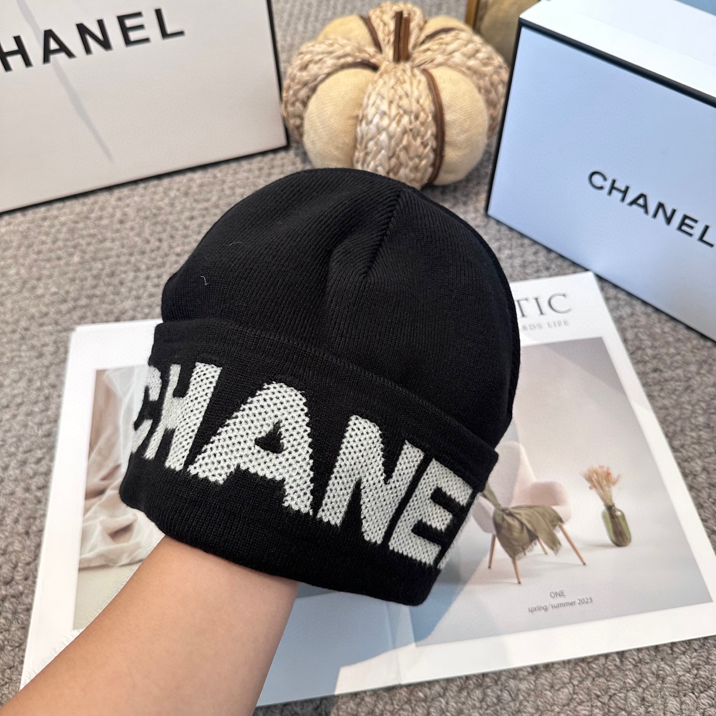 Chanel官网品质香奈儿秋冬网红时尚博主推荐款毛线帽，小红书爆款，手感超柔软舒适的针织线帽，弹性极佳！