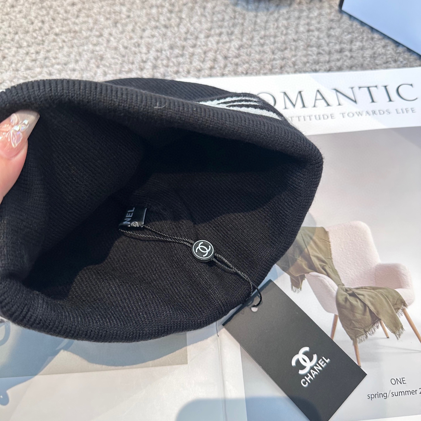 Chanel官网品质香奈儿秋冬网红时尚博主推荐款毛线帽，小红书爆款，手感超柔软舒适的针织线帽，弹性极佳！