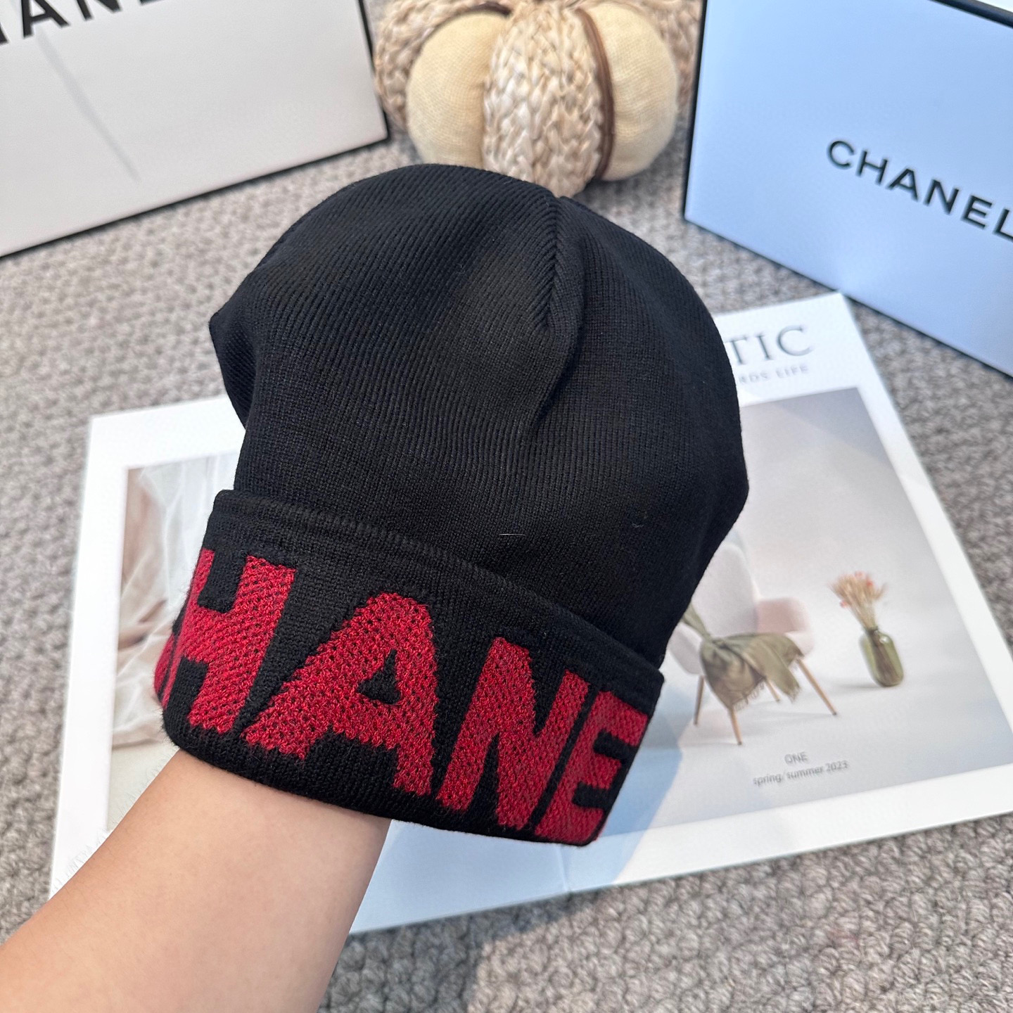 Chanel官网品质香奈儿秋冬网红时尚博主推荐款毛线帽，小红书爆款，手感超柔软舒适的针织线帽，弹性极佳！