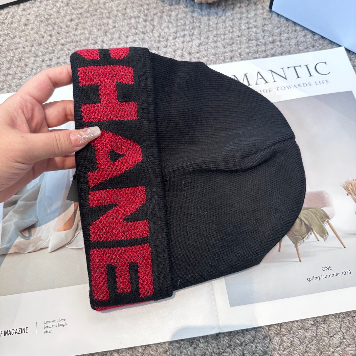 Chanel官网品质香奈儿秋冬网红时尚博主推荐款毛线帽，小红书爆款，手感超柔软舒适的针织线帽，弹性极佳！