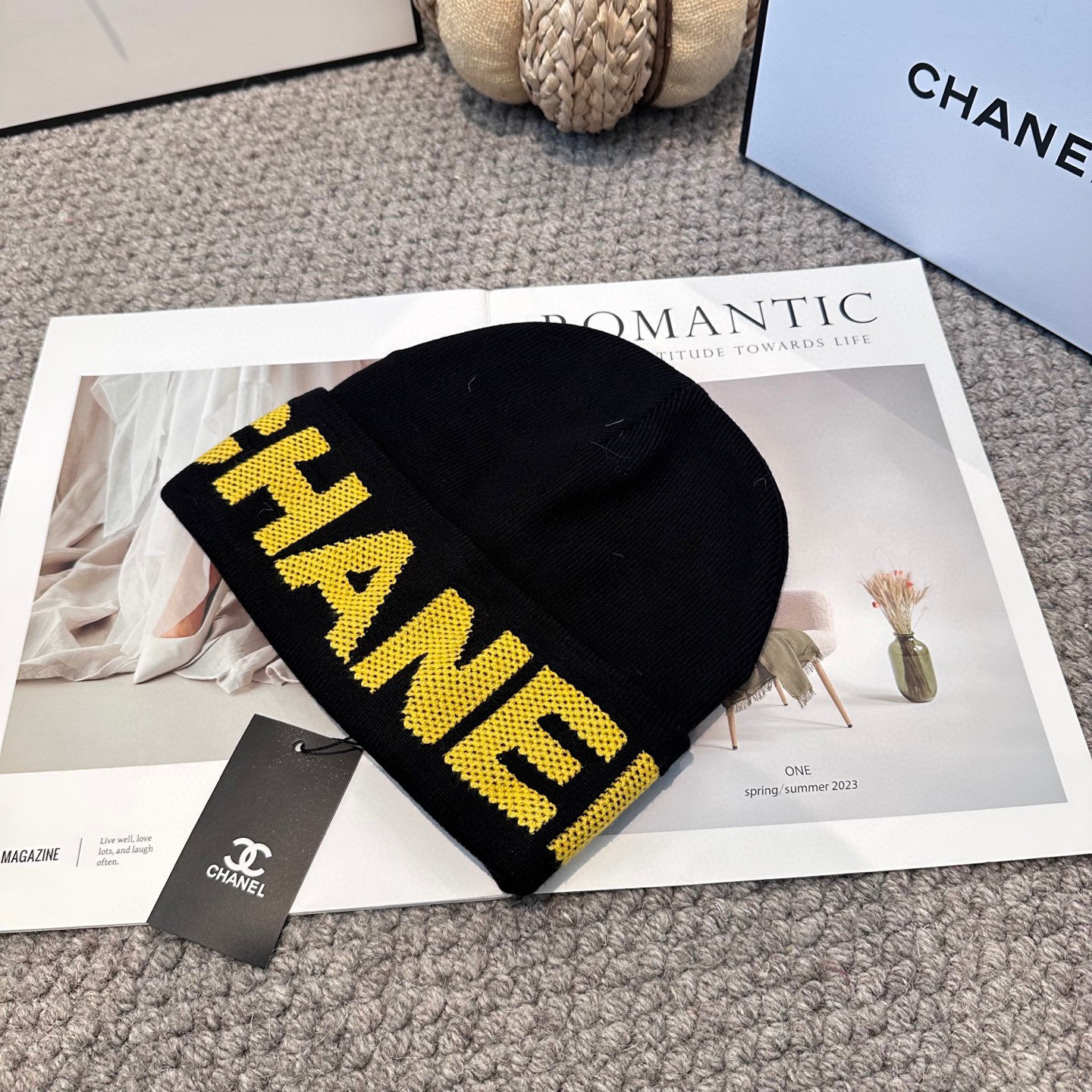 Chanel官网品质香奈儿秋冬网红时尚博主推荐款毛线帽，小红书爆款，手感超柔软舒适的针织线帽，弹性极佳！