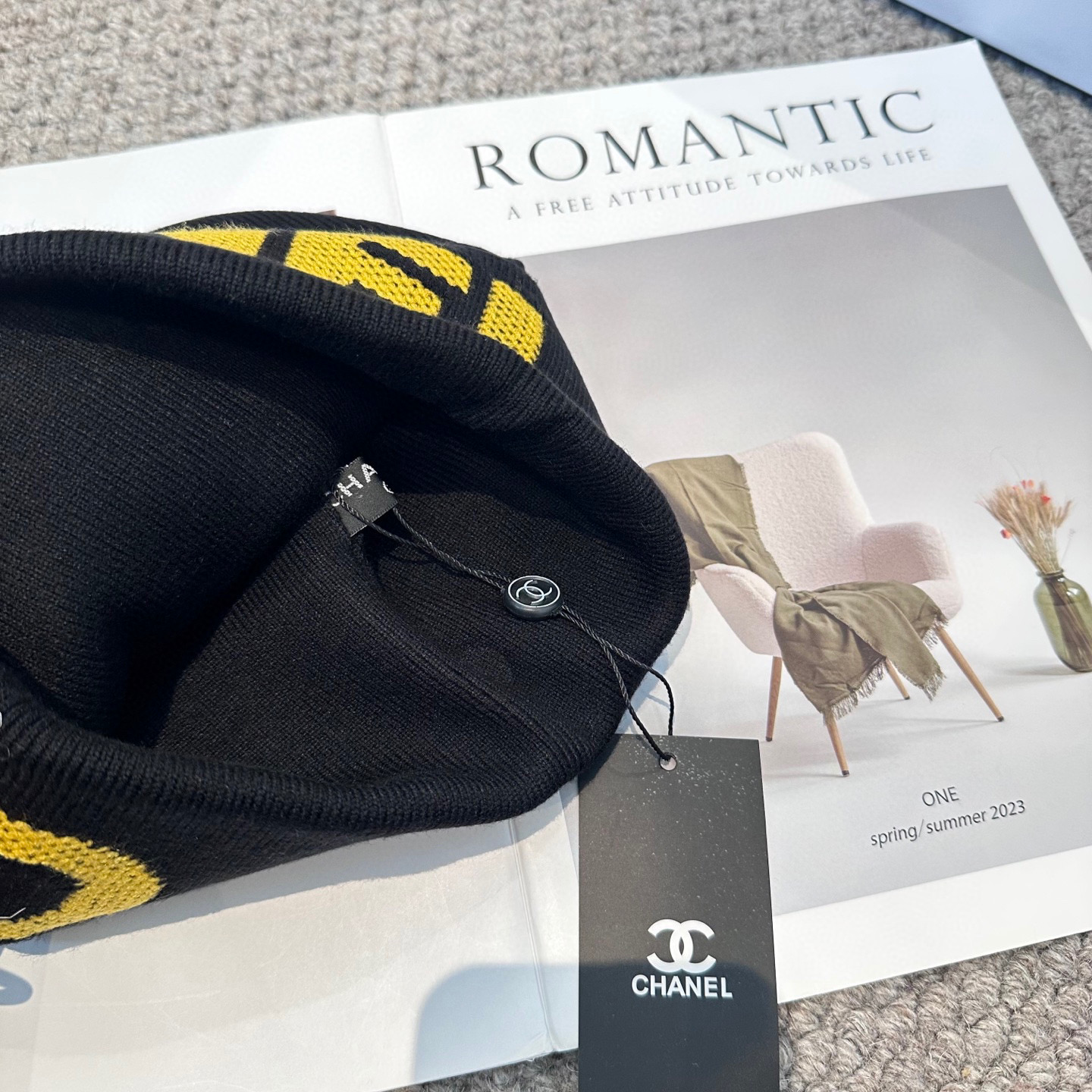 Chanel官网品质香奈儿秋冬网红时尚博主推荐款毛线帽，小红书爆款，手感超柔软舒适的针织线帽，弹性极佳！