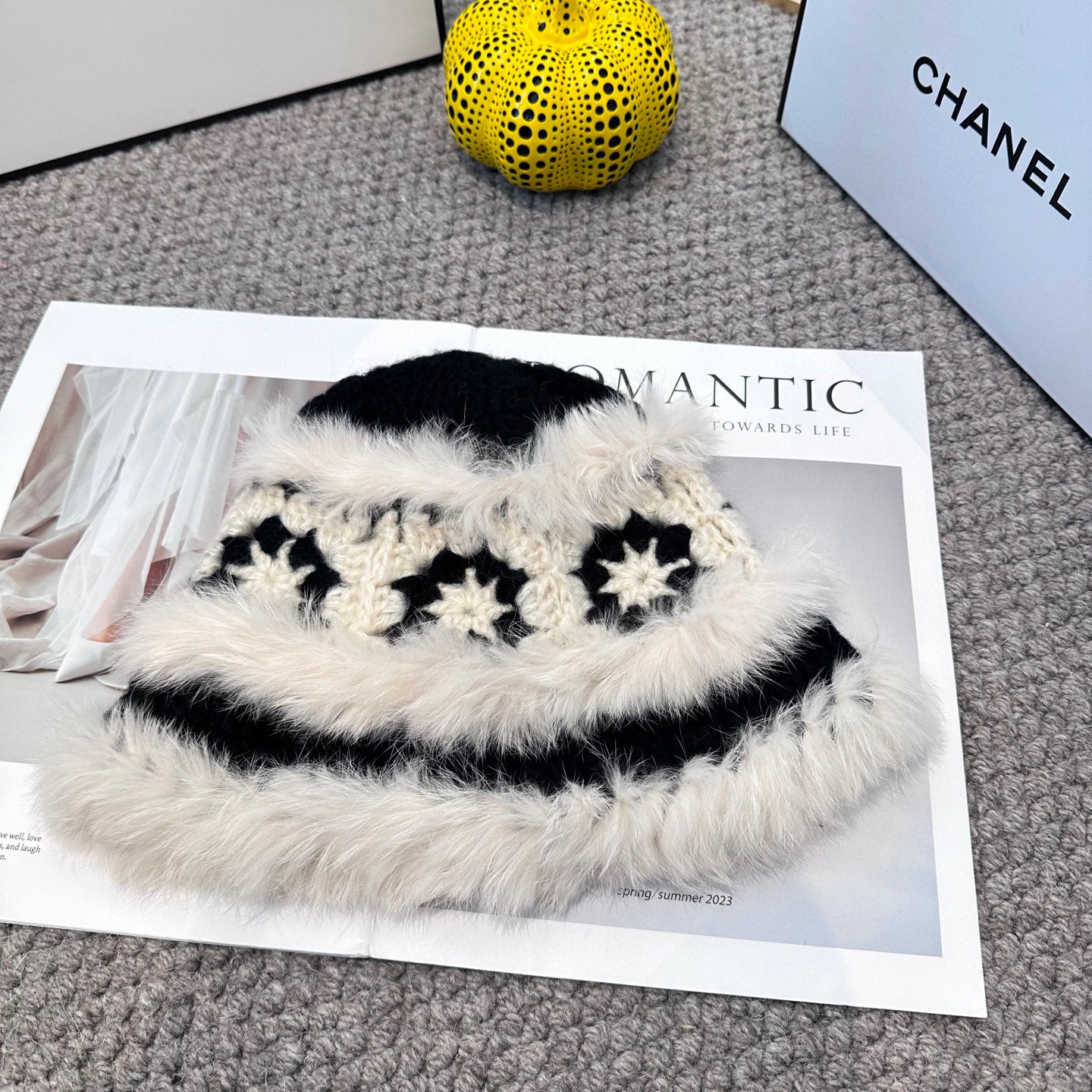  Chanel香奈儿新款 高品质香奈儿秋冬时尚潮品 手感超柔软舒适的针织线帽，弹性极佳！