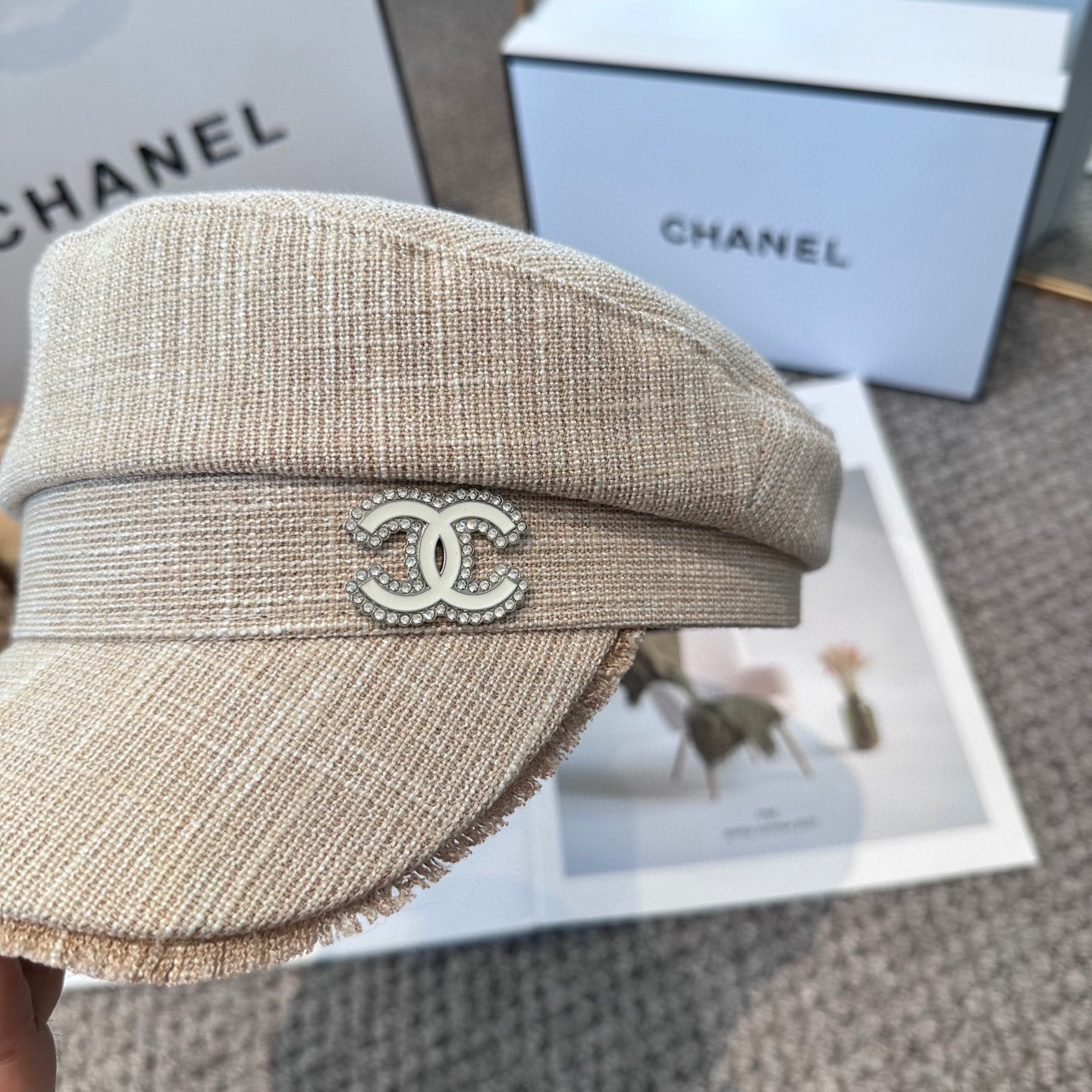 CHANEL高版本 香奈儿 新款军帽 ，简约经典logo，质感超级赞👍，精致大牌范，女神必备神器 