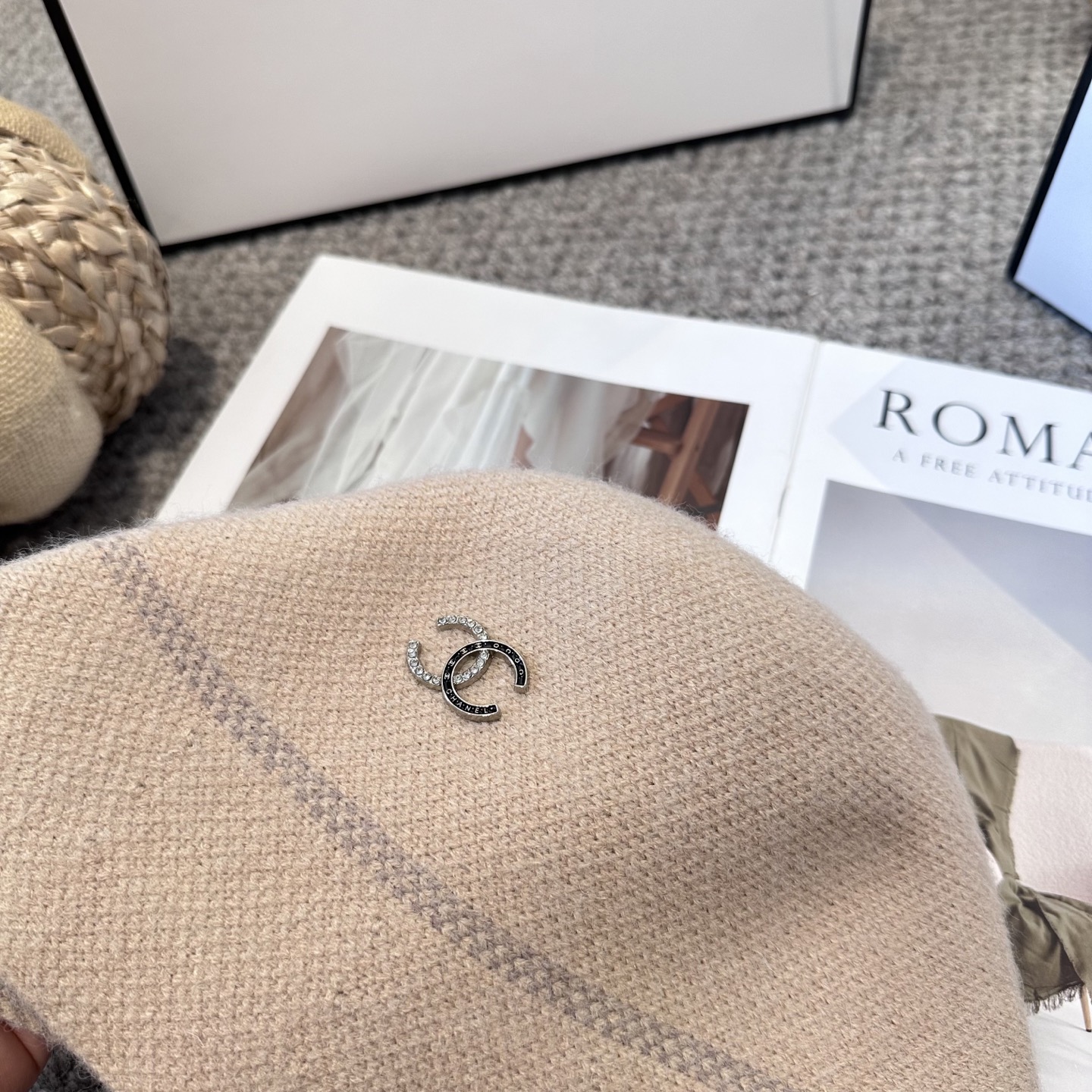 CHANEL 香奈儿 新款秋冬款盆帽渔夫帽 出货，大牌款超好搭配，赶紧入手！