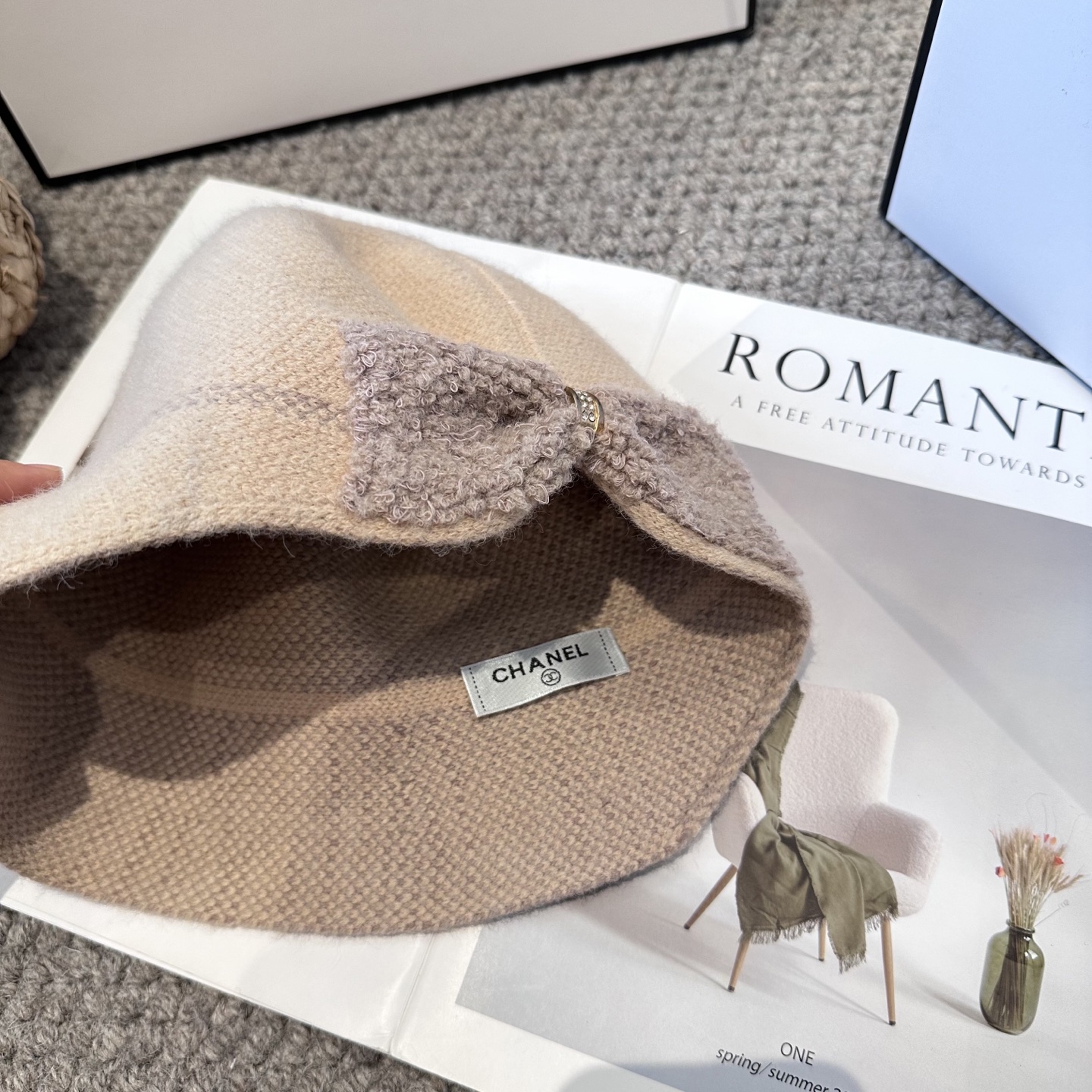 CHANEL 香奈儿 新款秋冬款盆帽渔夫帽 出货，大牌款超好搭配，赶紧入手！