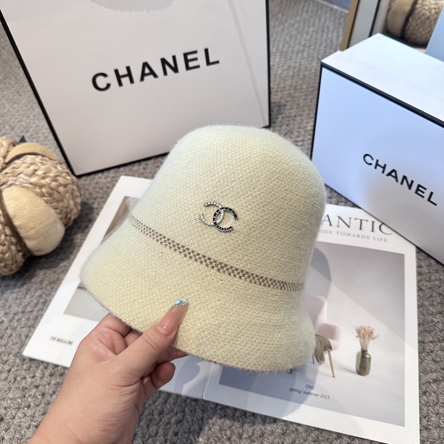 CHANEL 香奈儿 新款秋冬款盆帽渔夫帽 出货，大牌款超好搭配，赶紧入手！