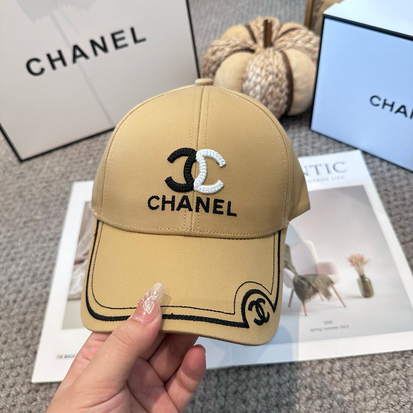   CHANEL香奈儿 新款简约刺绣logo棒球帽，新款出货，大牌款超好搭配，赶紧入手！