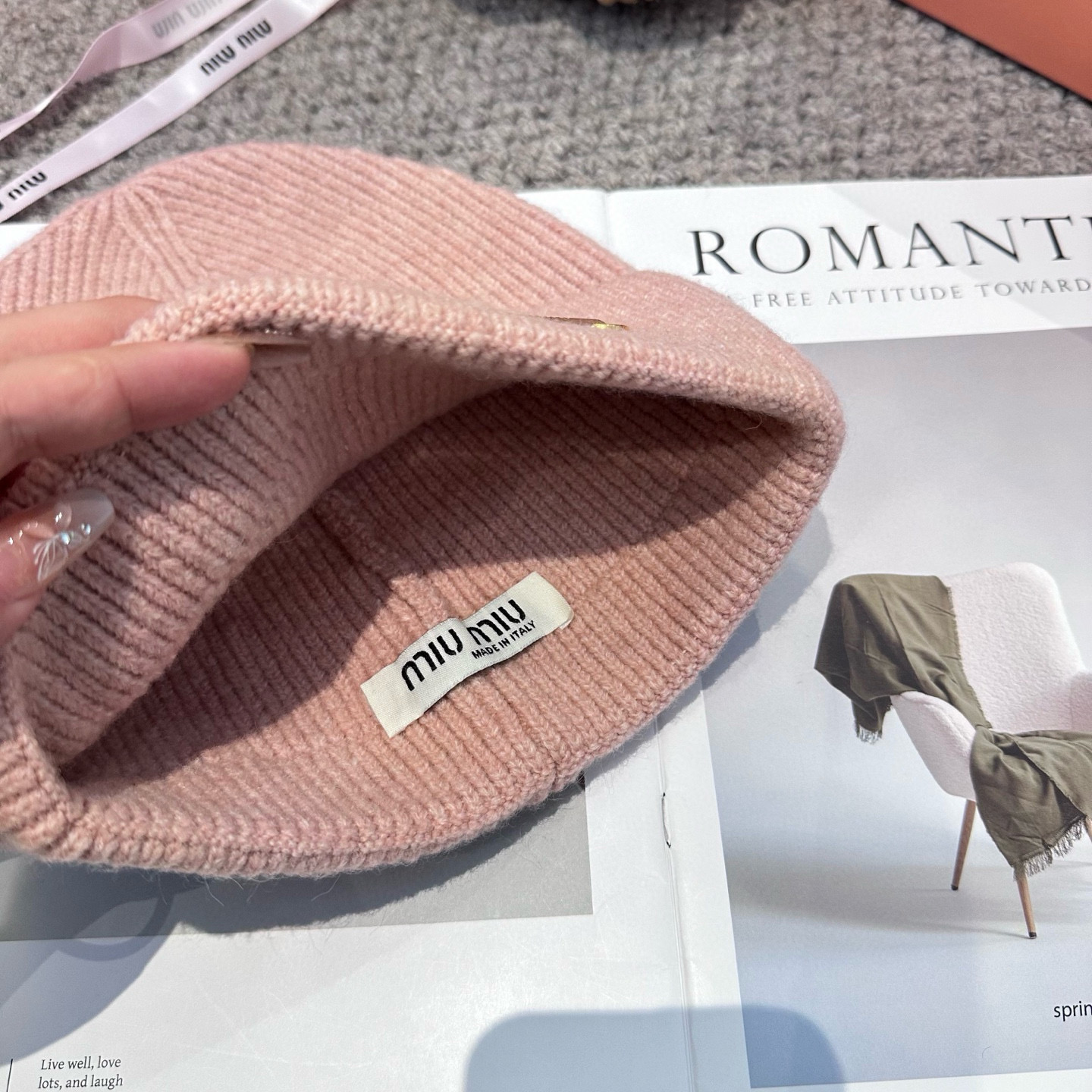 miumiu缪缪🐰秋冬毛线帽这种高级简直质感从头开始了！巨推荐大家这顶不管什么类型的衣服都好配💖休闲和甜