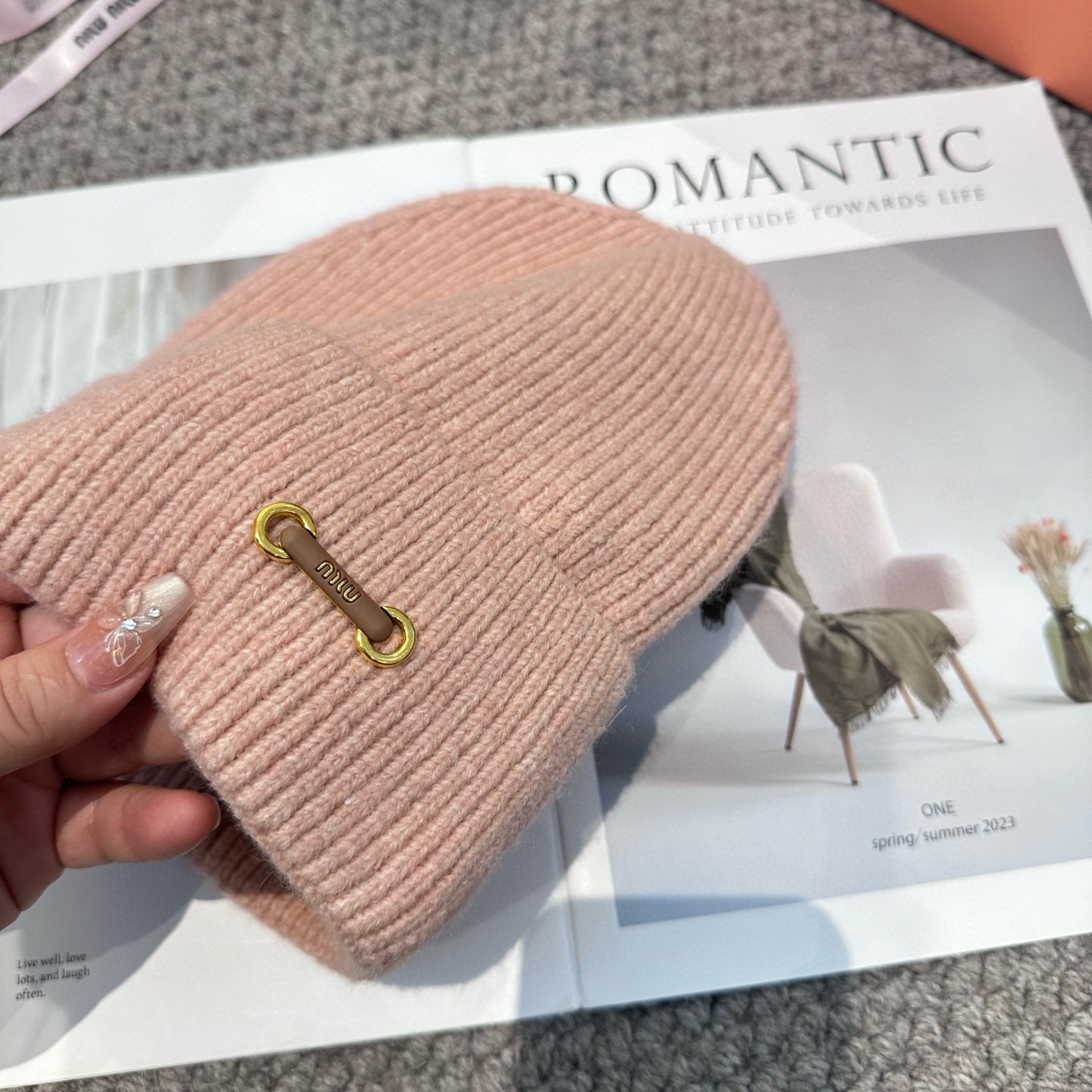 miumiu缪缪🐰秋冬毛线帽这种高级简直质感从头开始了！巨推荐大家这顶不管什么类型的衣服都好配💖休闲和甜