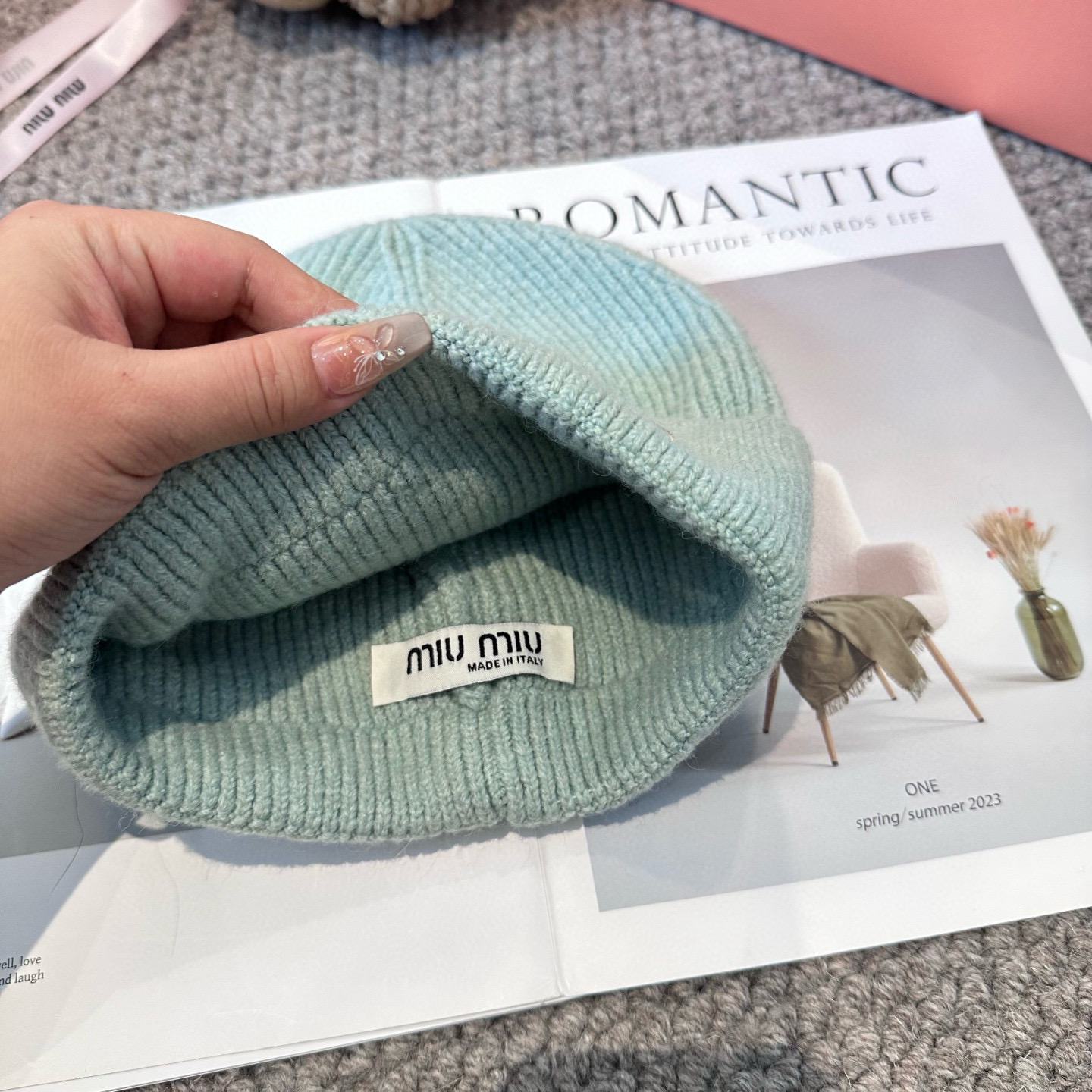 miumiu缪缪🐰秋冬毛线帽这种高级简直质感从头开始了！巨推荐大家这顶不管什么类型的衣服都好配💖休闲和甜