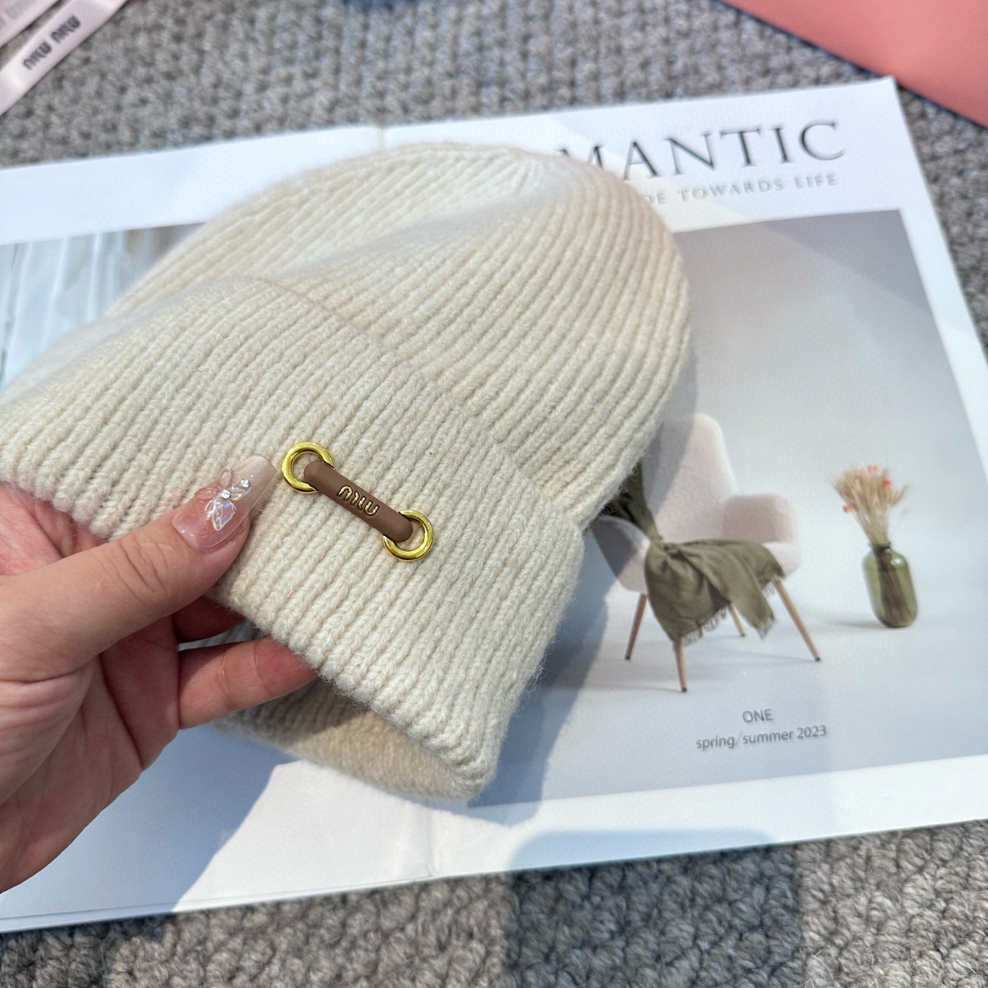 miumiu缪缪🐰秋冬毛线帽这种高级简直质感从头开始了！巨推荐大家这顶不管什么类型的衣服都好配💖休闲和甜