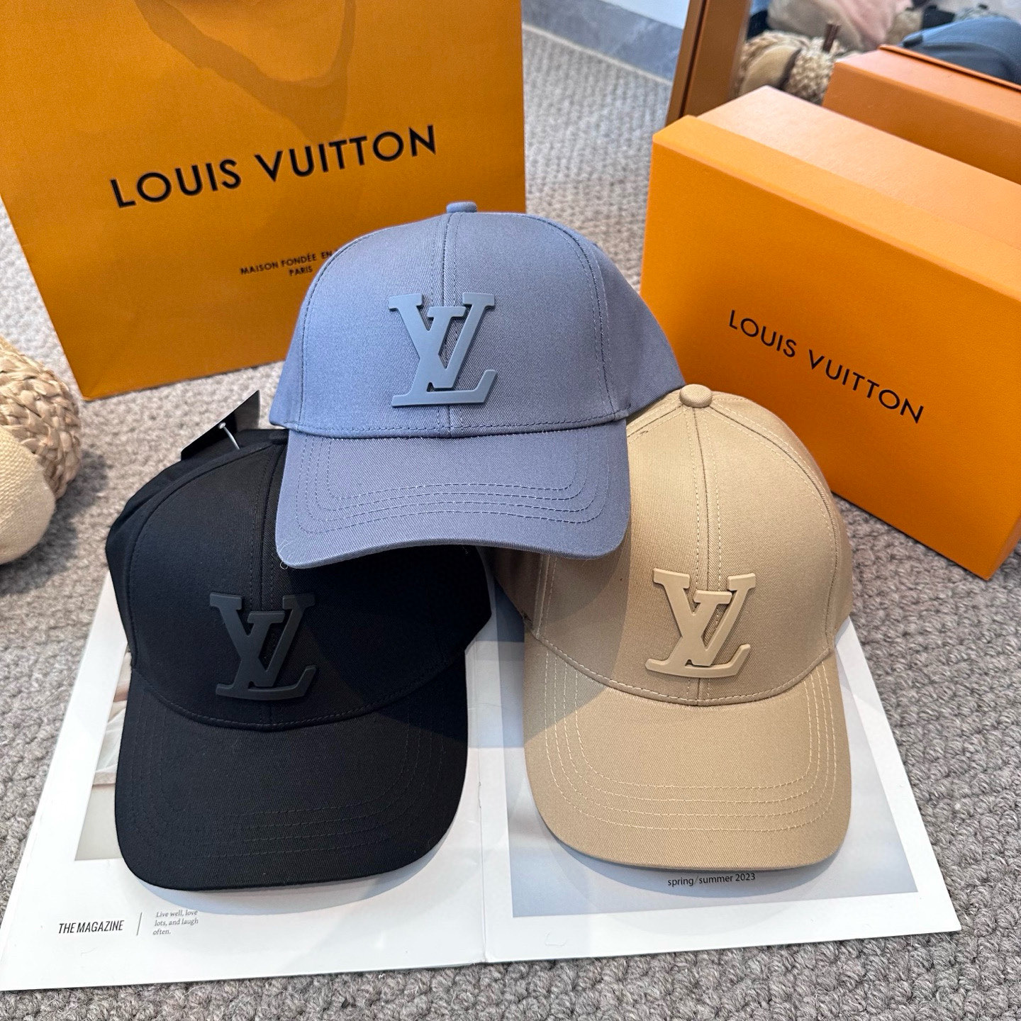 🧢路易威登棒球帽 LouisVuitton😍新款LV棒球帽，重工打造♥️高端大气，百搭款🤗男女通用！3色