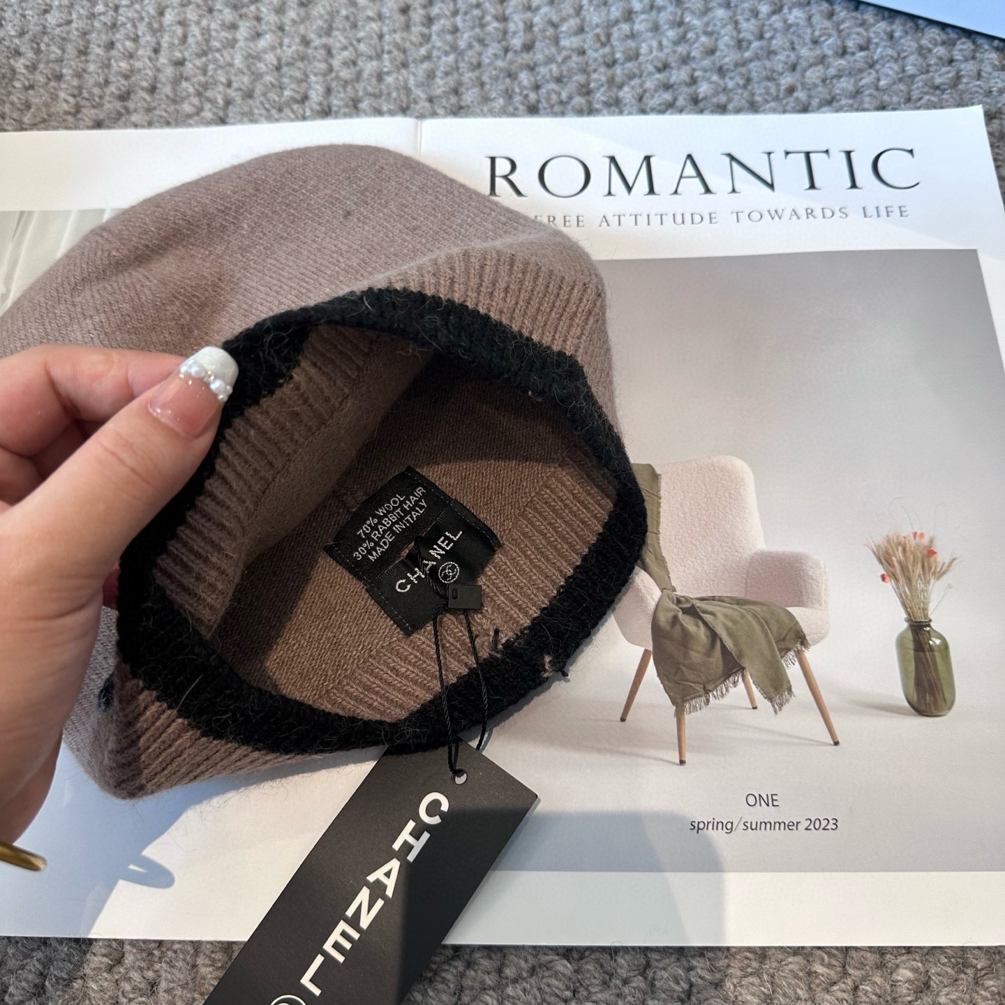 Chanel官网品质香奈儿秋冬网红时尚博主推荐款毛线帽，小红书爆款，手感超柔软舒适的针织线帽，弹性极佳！