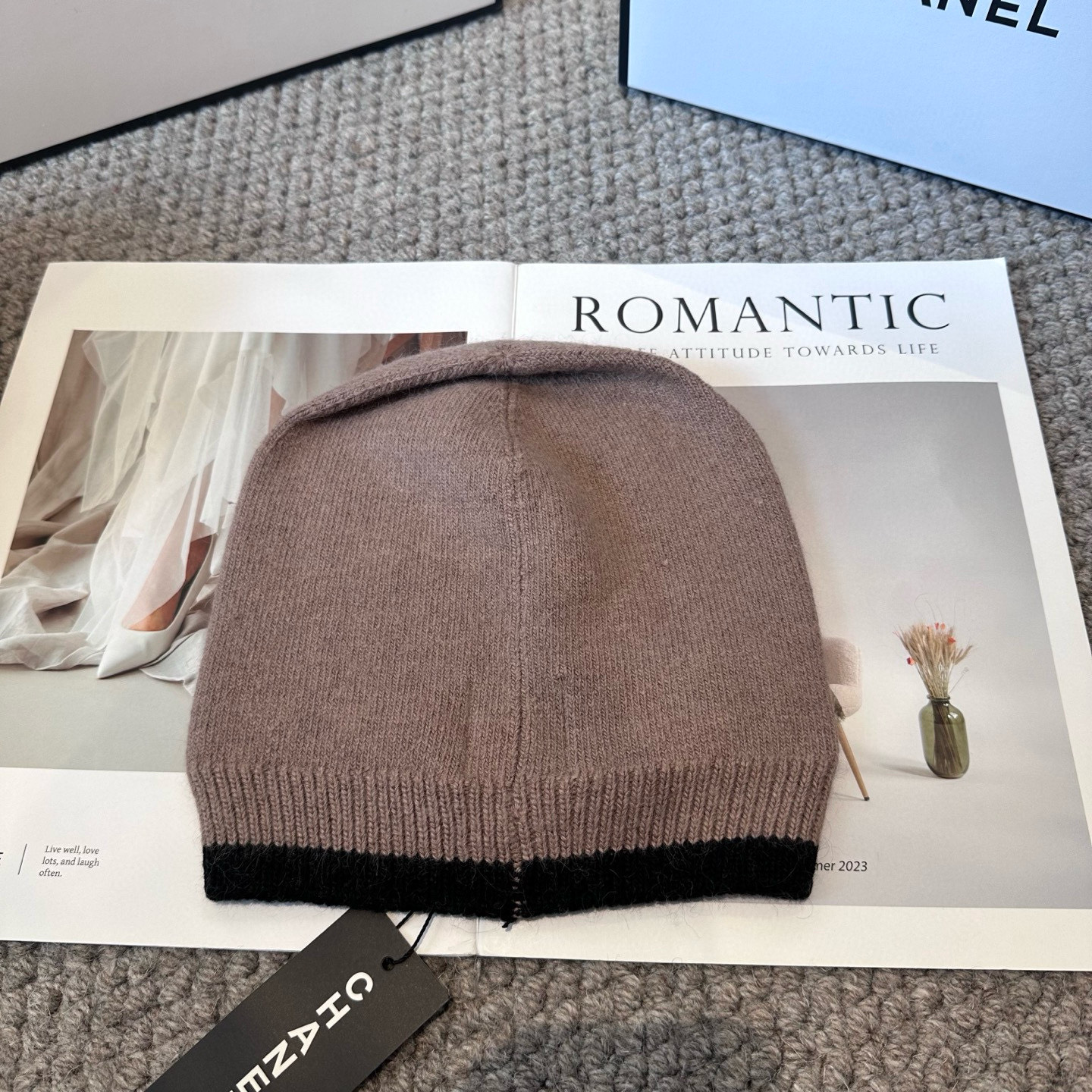 Chanel官网品质香奈儿秋冬网红时尚博主推荐款毛线帽，小红书爆款，手感超柔软舒适的针织线帽，弹性极佳！