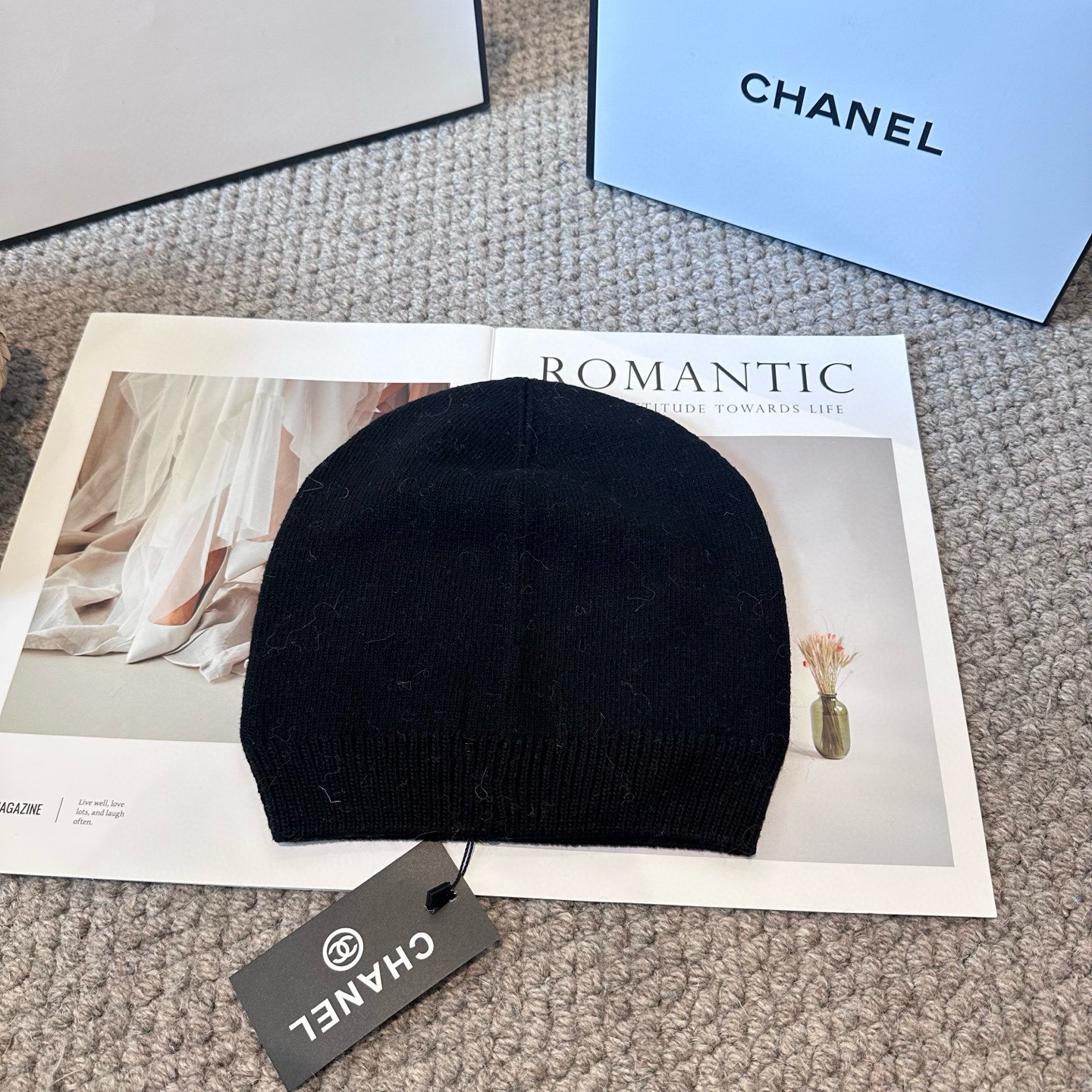 Chanel官网品质香奈儿秋冬网红时尚博主推荐款毛线帽，小红书爆款，手感超柔软舒适的针织线帽，弹性极佳！