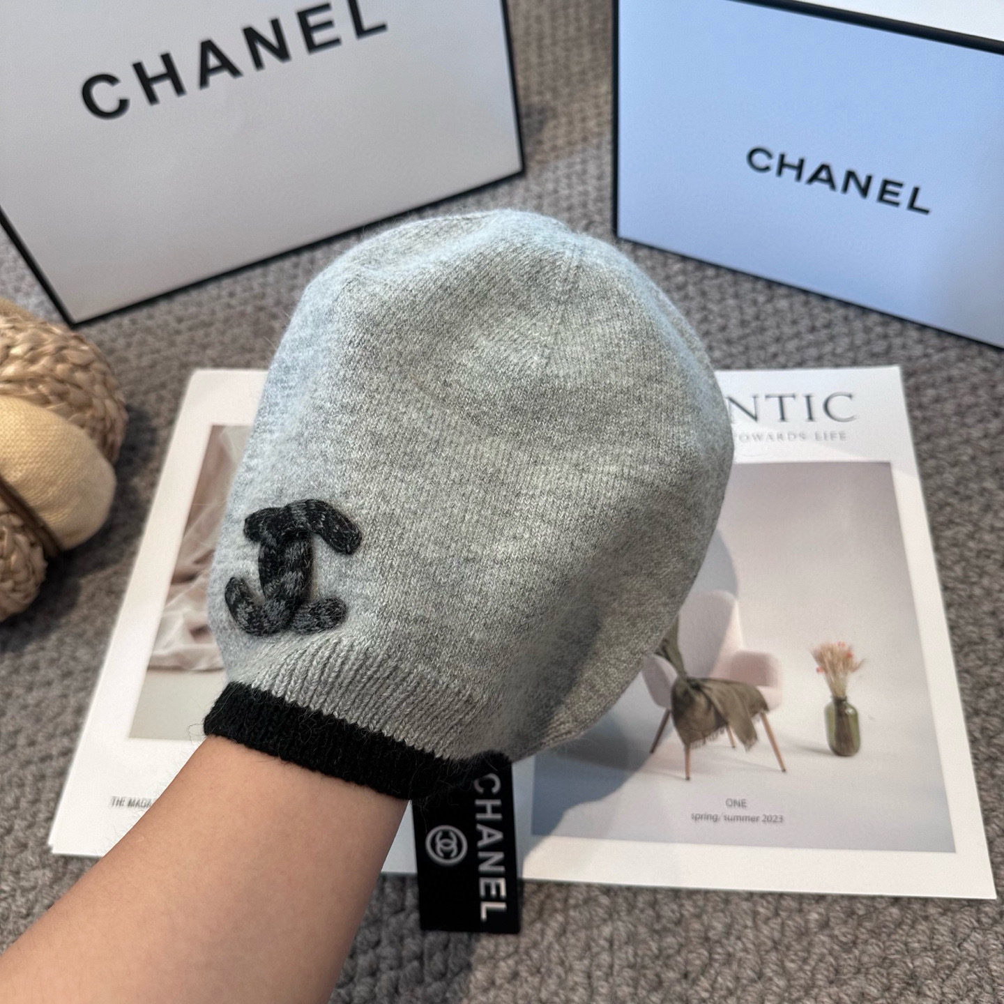  Chanel官网品质香奈儿秋冬网红时尚博主推荐款毛线帽，小红书爆款，手感超柔软舒适的针织线帽，弹性极佳