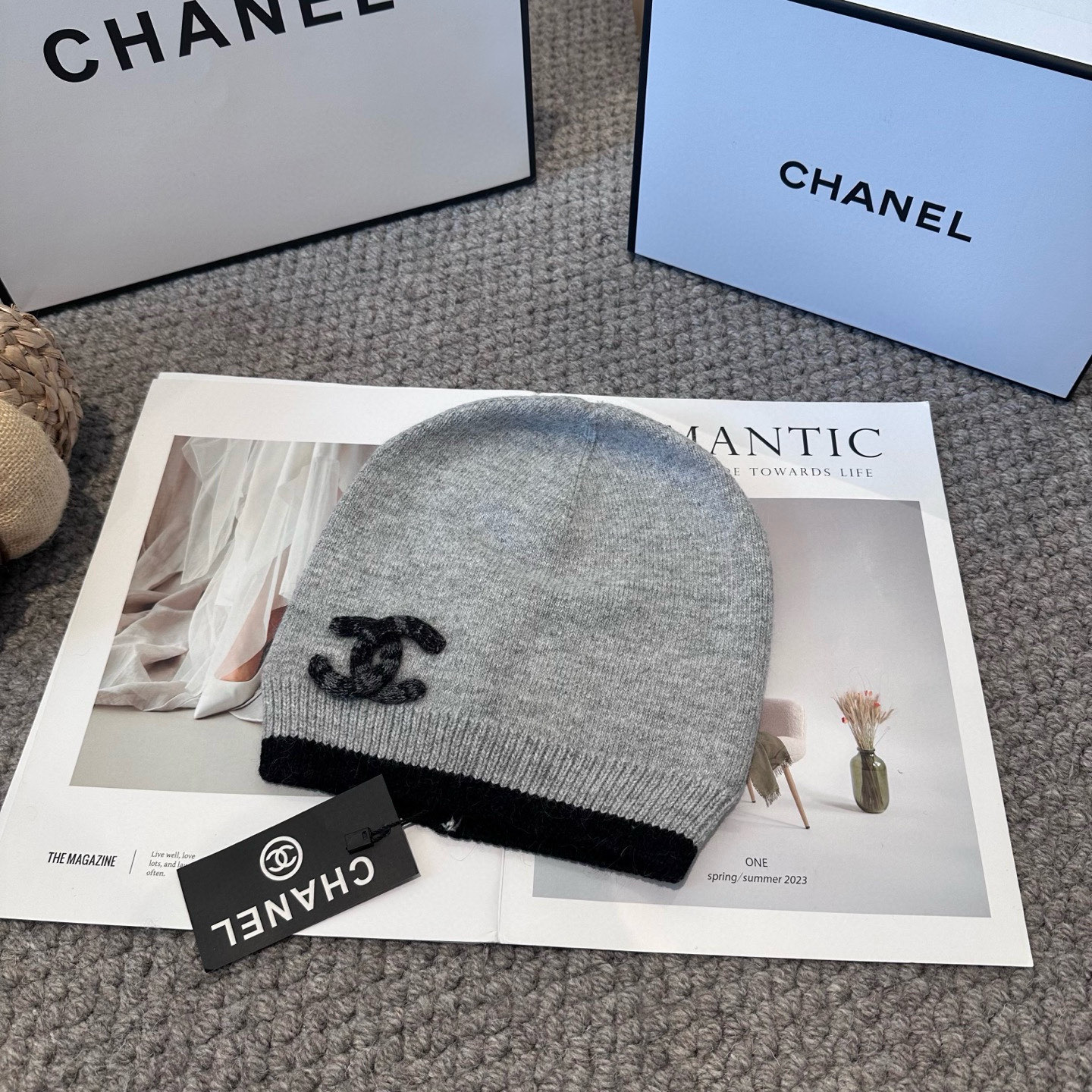  Chanel官网品质香奈儿秋冬网红时尚博主推荐款毛线帽，小红书爆款，手感超柔软舒适的针织线帽，弹性极佳