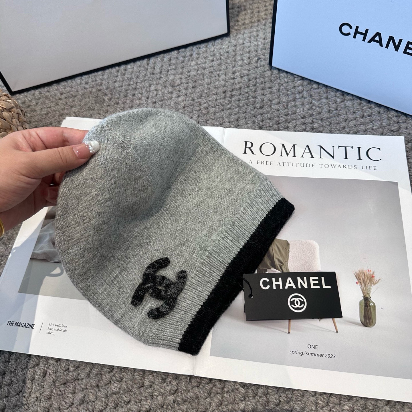  Chanel官网品质香奈儿秋冬网红时尚博主推荐款毛线帽，小红书爆款，手感超柔软舒适的针织线帽，弹性极佳