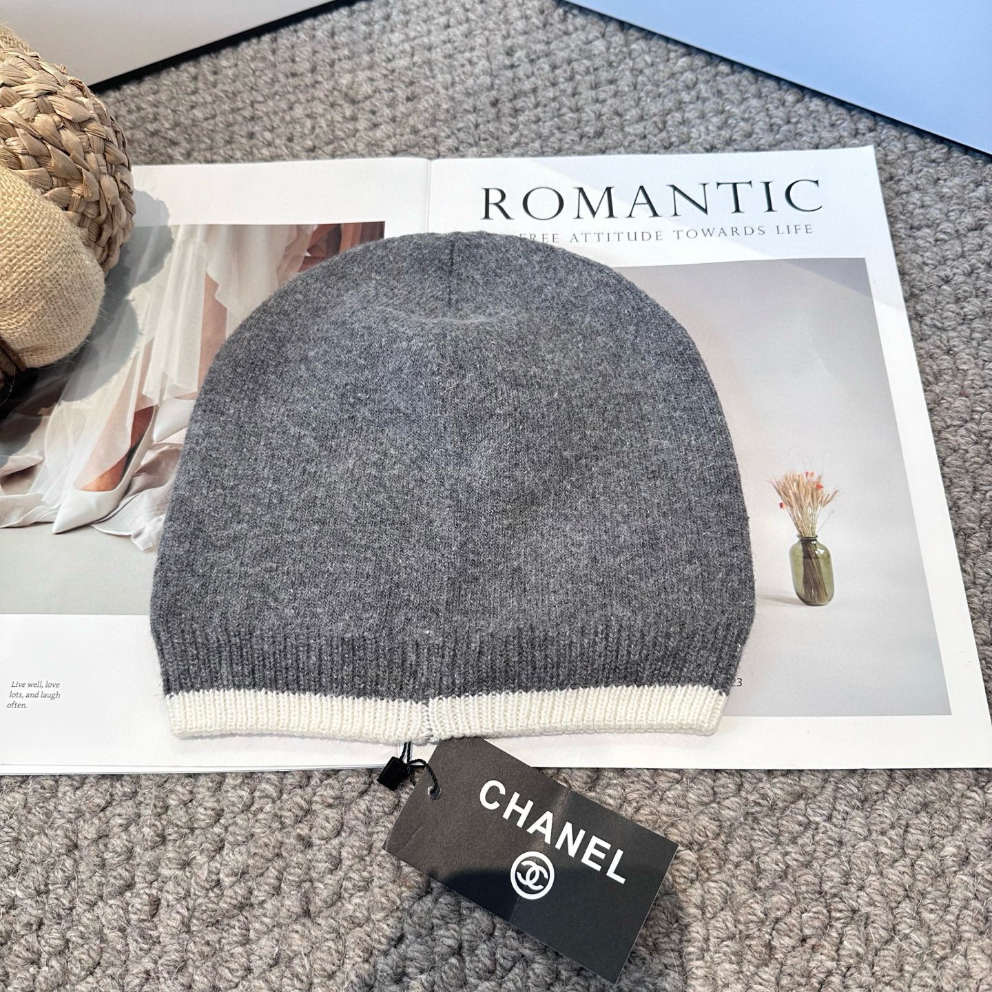 Chanel官网品质香奈儿秋冬网红时尚博主推荐款毛线帽，小红书爆款，手感超柔软舒适的针织线帽，弹性极佳！