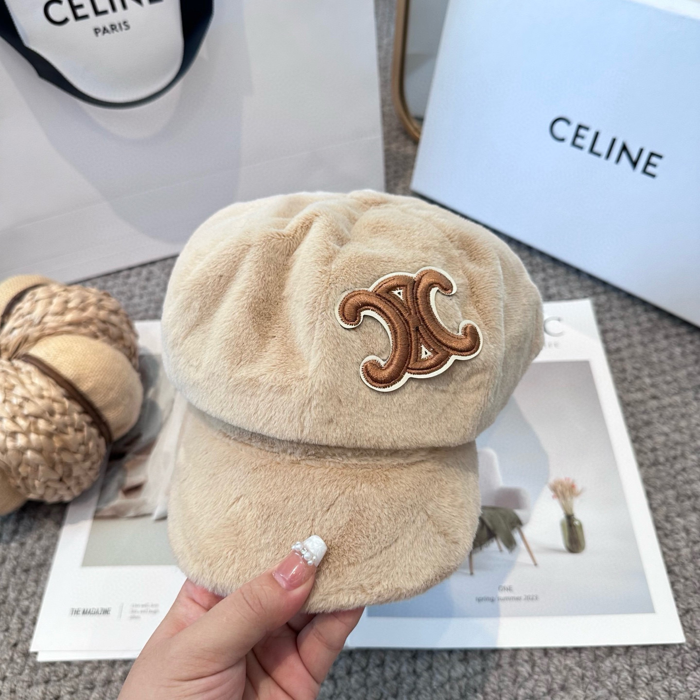 CELINE赛琳韩版八角帽女秋冬加厚保暖毛绒帽子时尚休闲仿兔毛绒潮流时尚