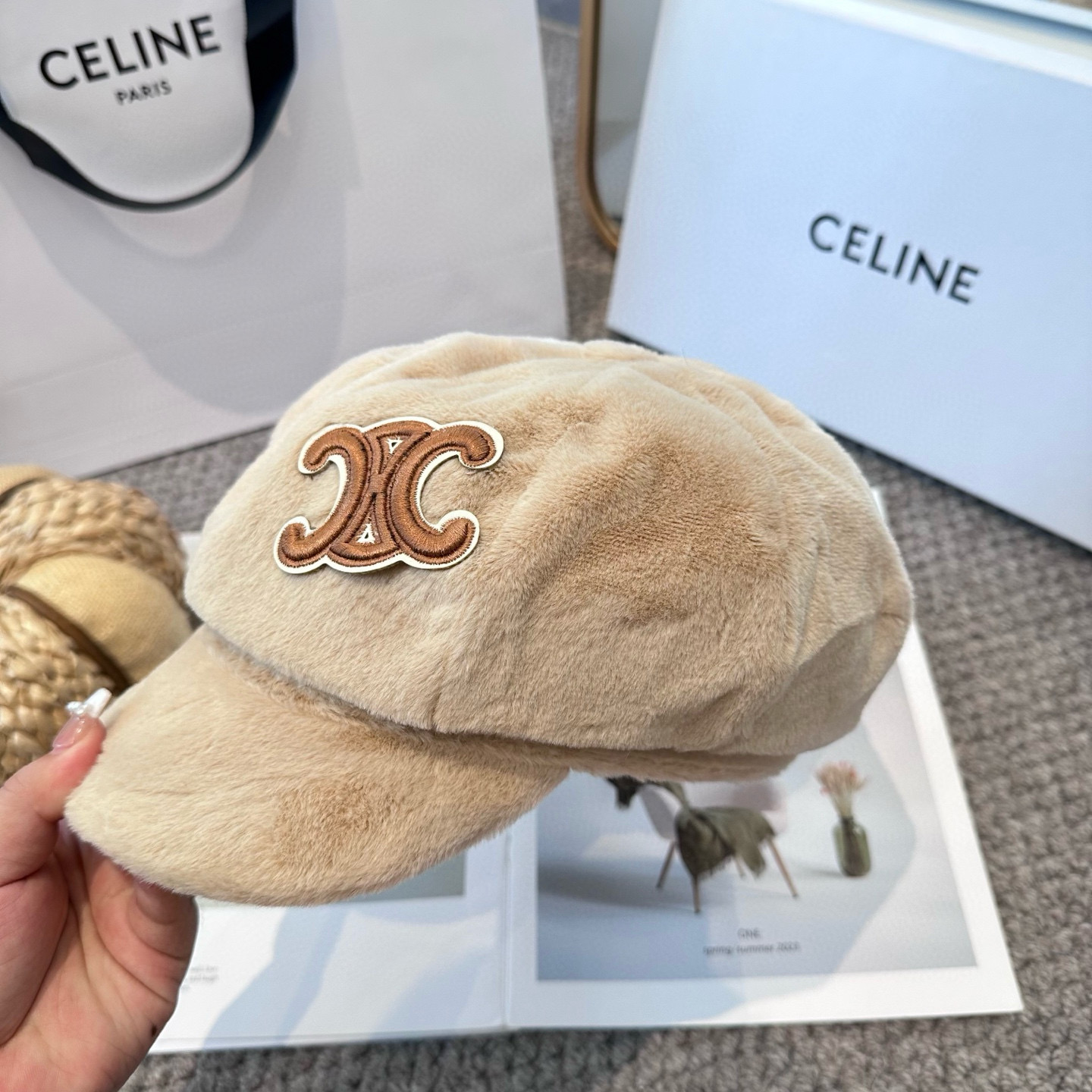 CELINE赛琳韩版八角帽女秋冬加厚保暖毛绒帽子时尚休闲仿兔毛绒潮流时尚