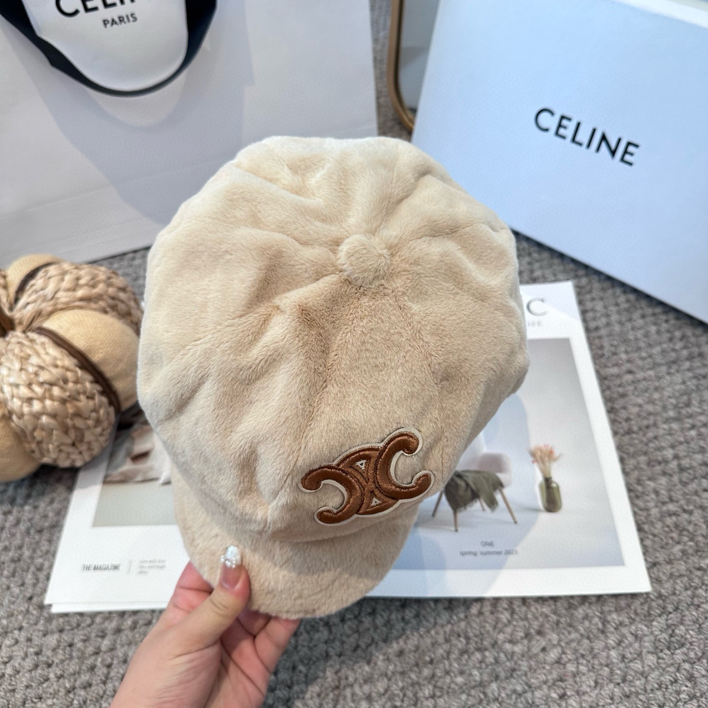 CELINE赛琳韩版八角帽女秋冬加厚保暖毛绒帽子时尚休闲仿兔毛绒潮流时尚