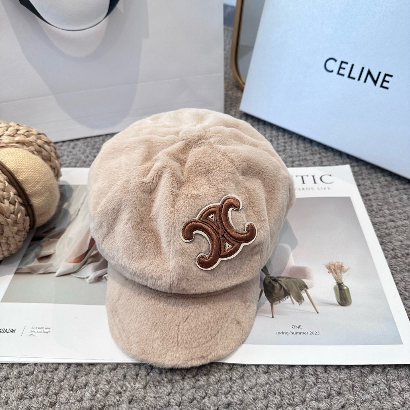 CELINE赛琳韩版八角帽女秋冬加厚保暖毛绒帽子时尚休闲仿兔毛绒潮流时尚