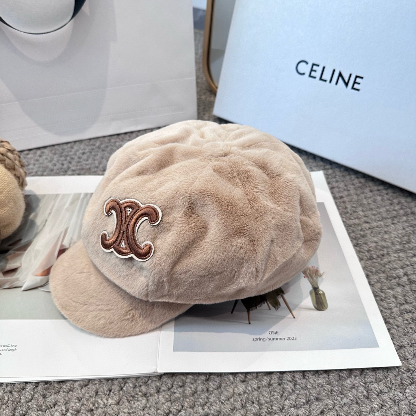 CELINE赛琳韩版八角帽女秋冬加厚保暖毛绒帽子时尚休闲仿兔毛绒潮流时尚