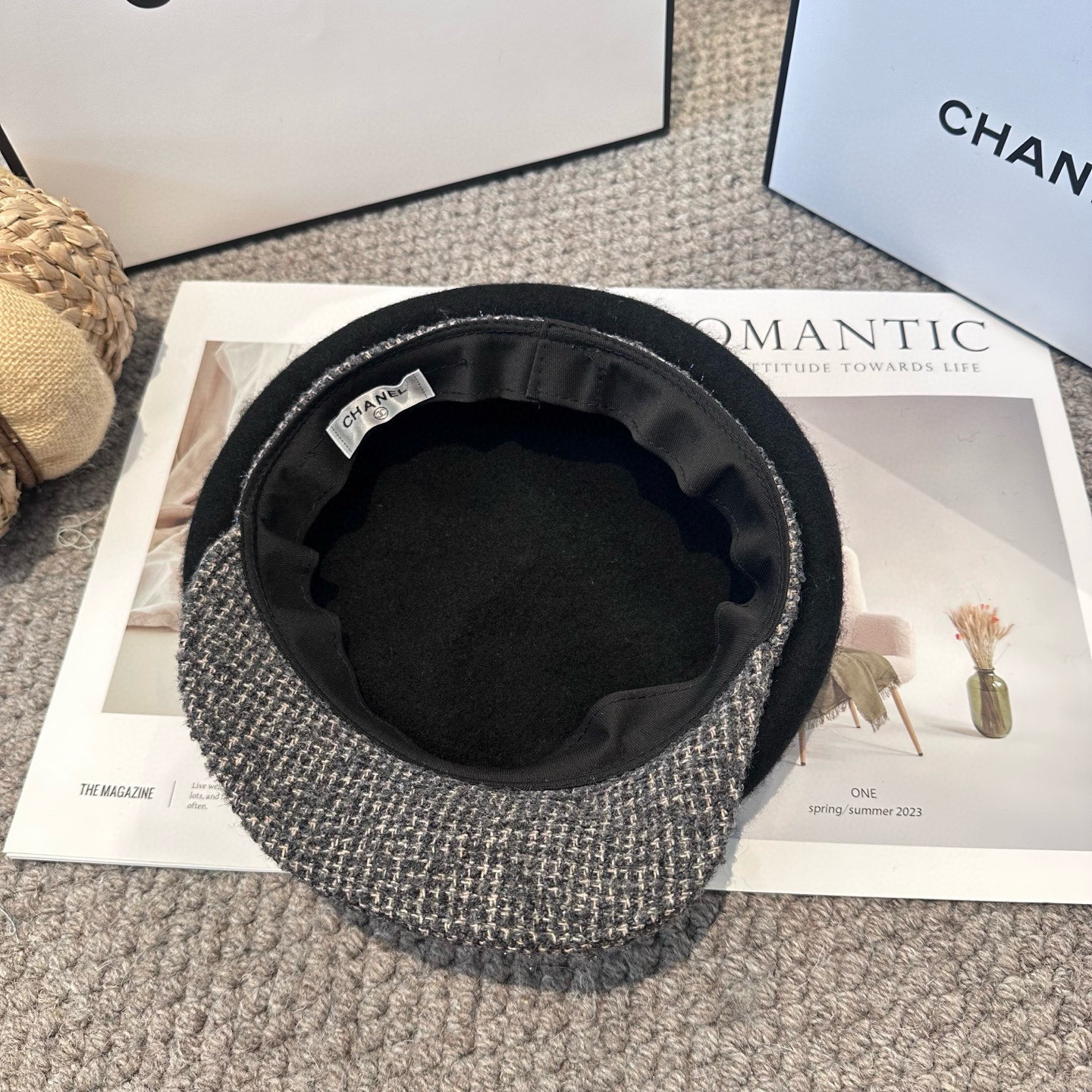  CHANEL 香奈儿 新款羊毛拼接报童帽，高版本原单品质 简约经典logo，质感超级赞👍，精致大牌范，