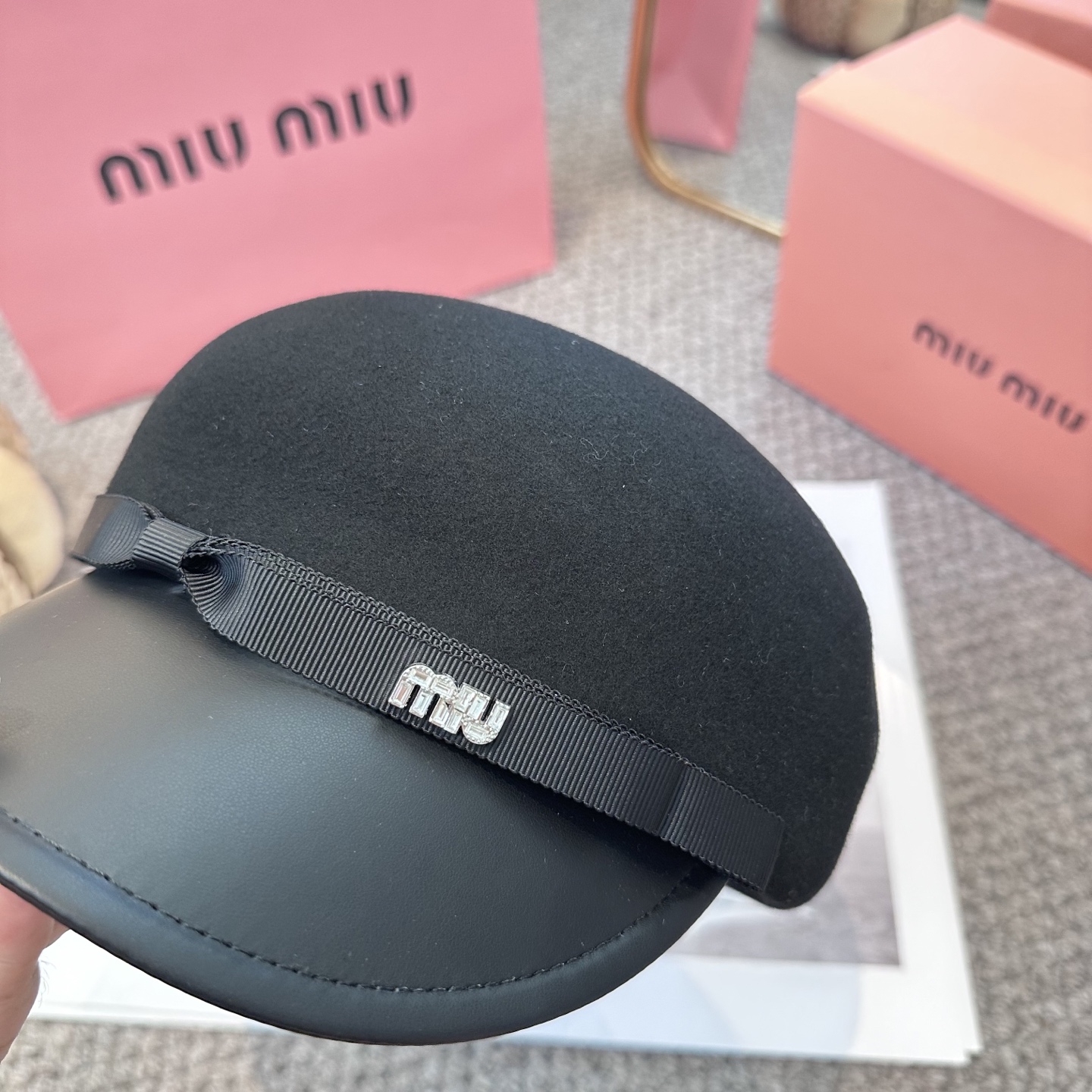  miumiu缪缪 新款蝴蝶结羊毛呢 女秋冬百搭辣妹个性显脸小 不挑人的帽型 